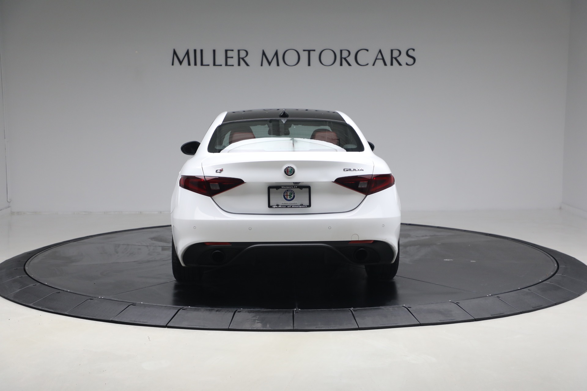 Used-2022-Alfa-Romeo-Giulia-Veloce