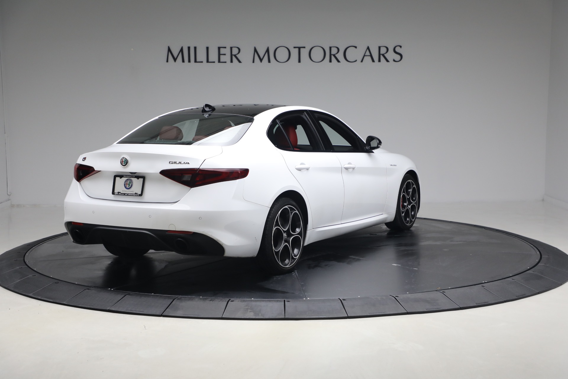Used-2022-Alfa-Romeo-Giulia-Veloce