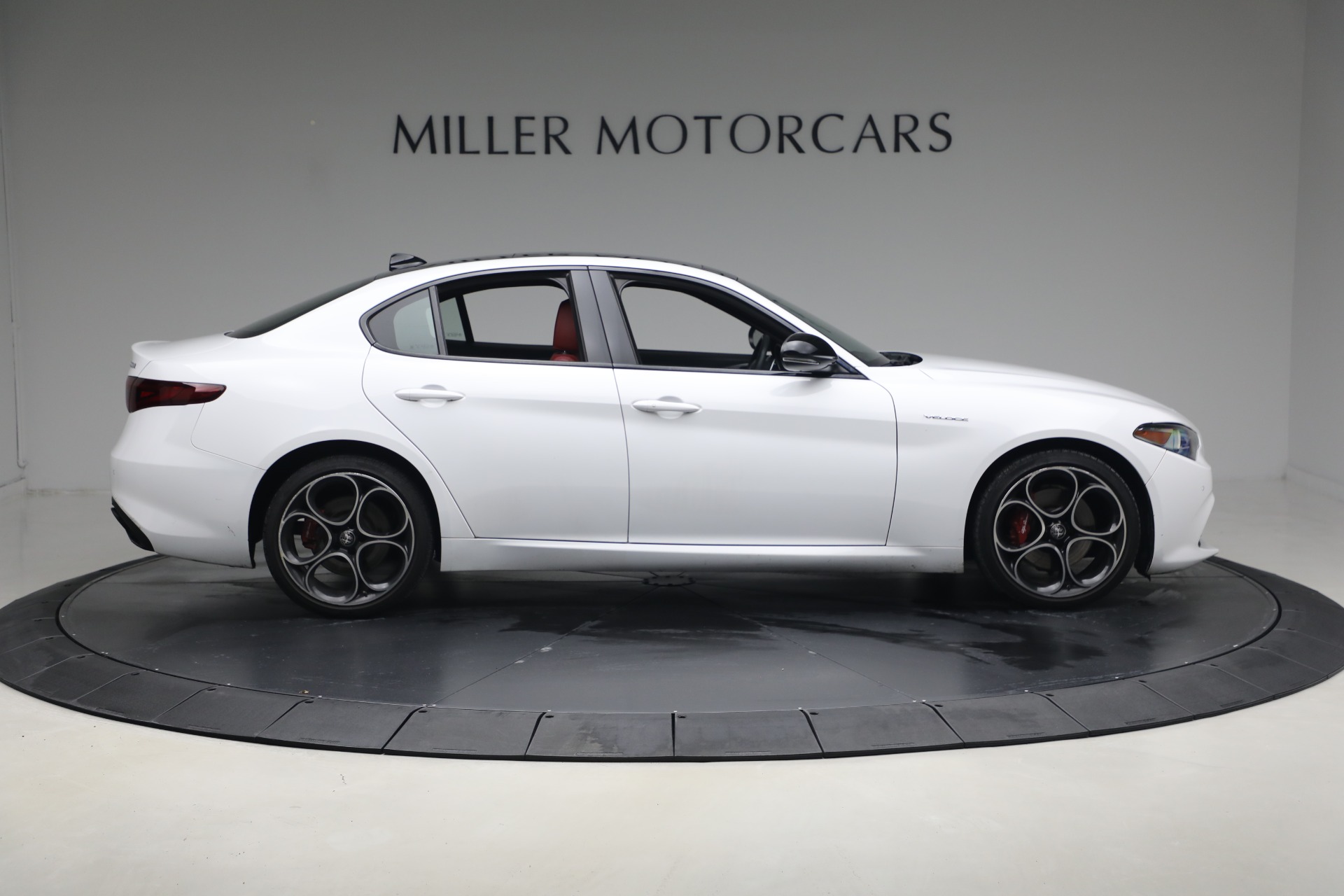 Used-2022-Alfa-Romeo-Giulia-Veloce
