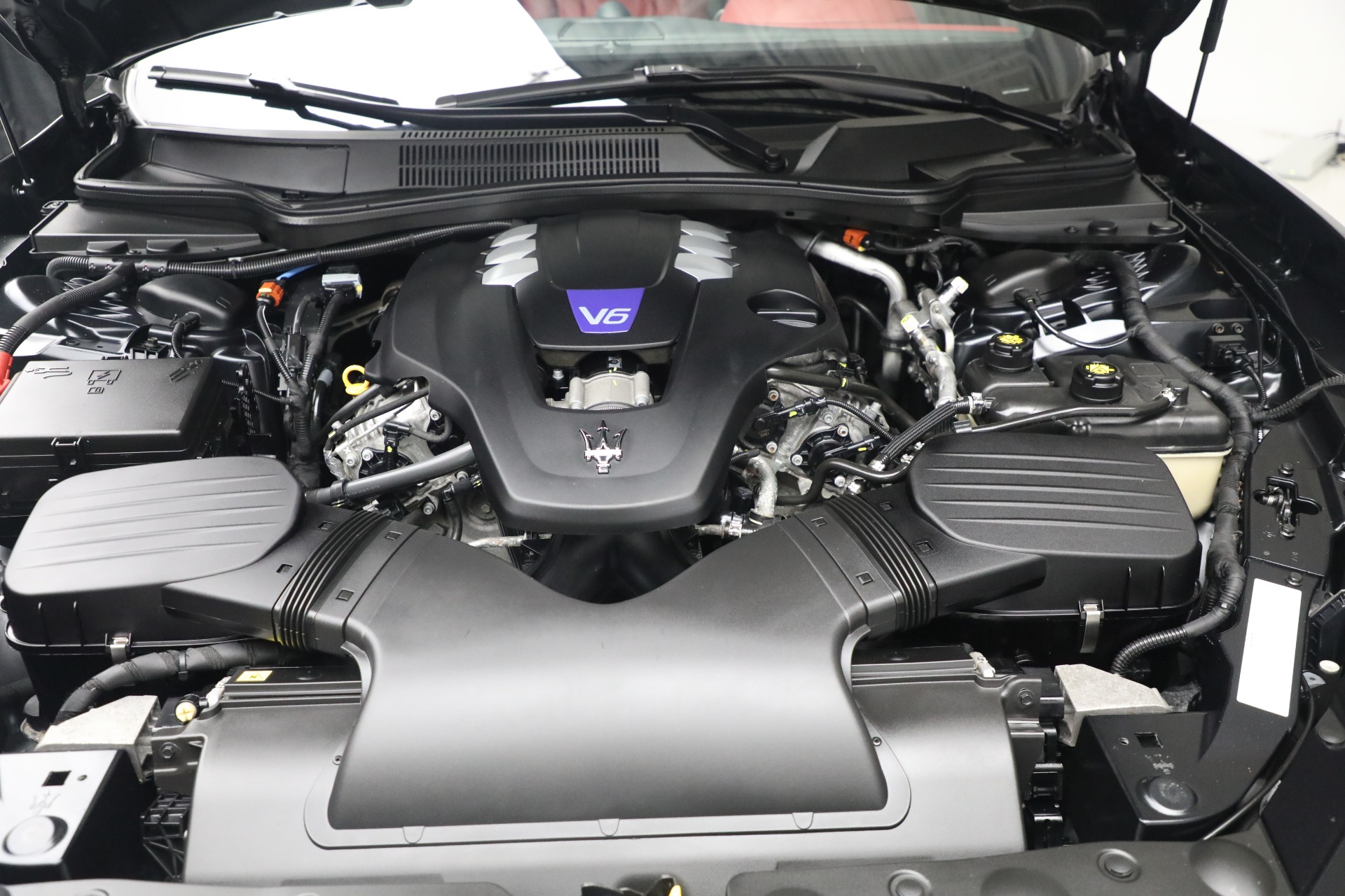 Used-2022-Maserati-Ghibli-Modena-Q4