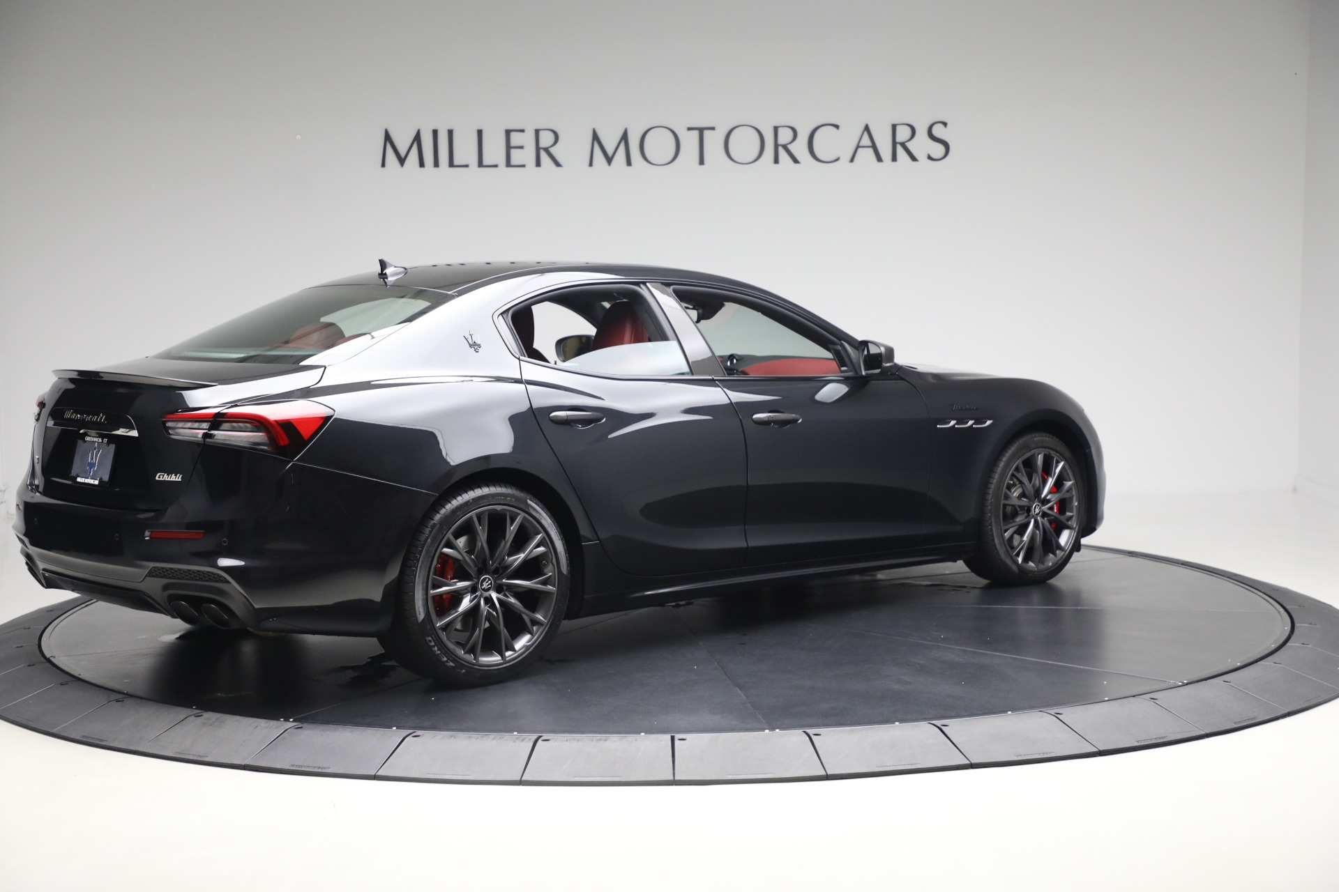 Used-2022-Maserati-Ghibli-Modena-Q4