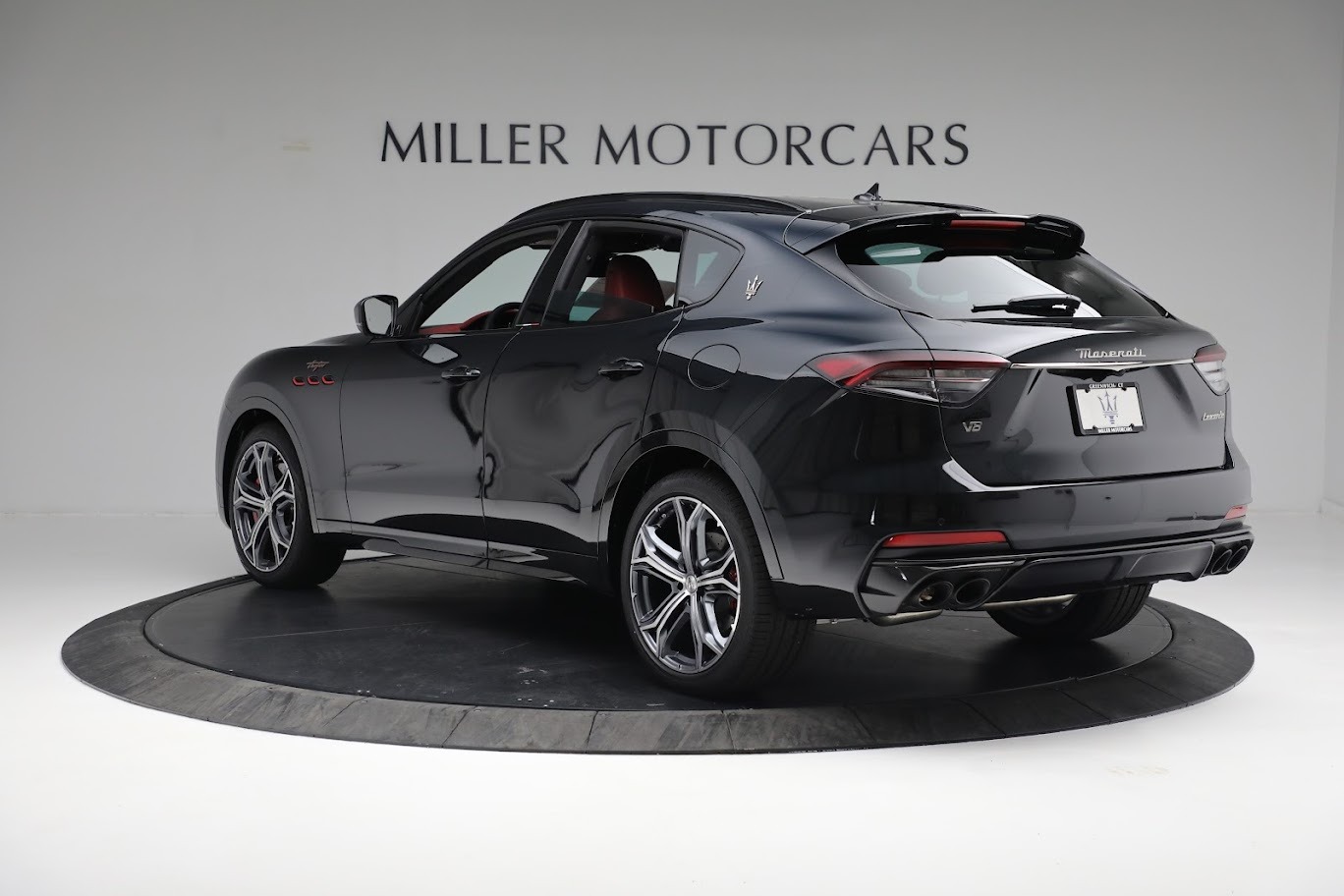 New-2022-Maserati-Levante-Trofeo