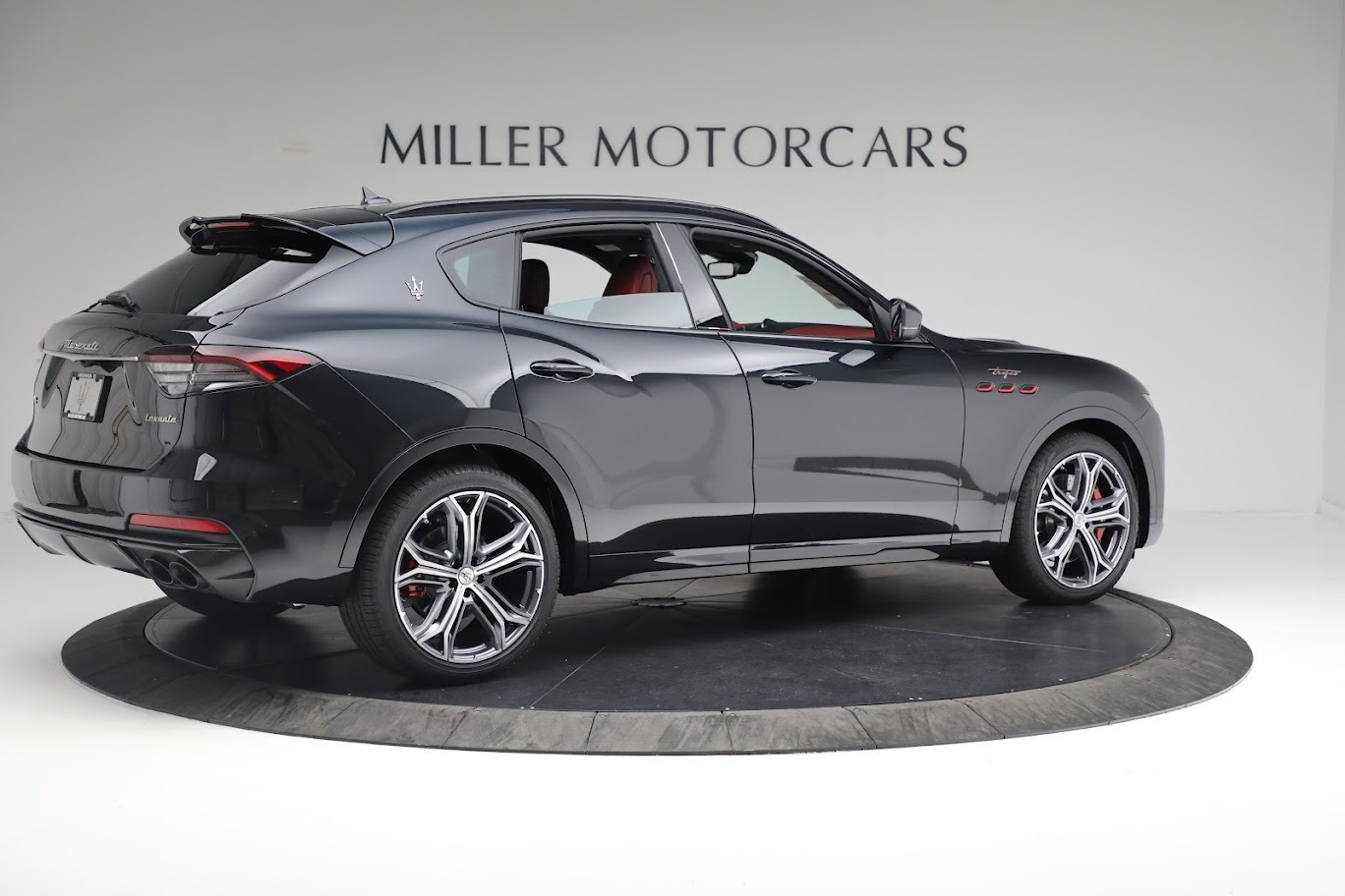 New-2022-Maserati-Levante-Trofeo