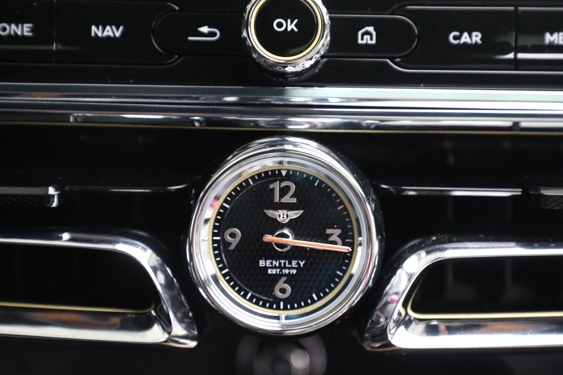 New-2022-Bentley-Flying-Spur-W12