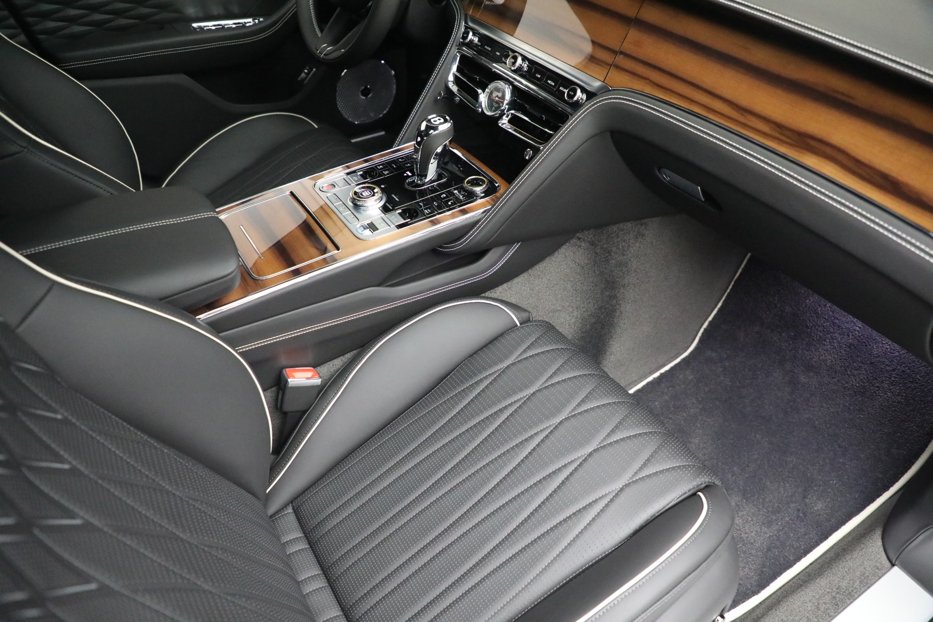 New-2022-Bentley-Flying-Spur-W12