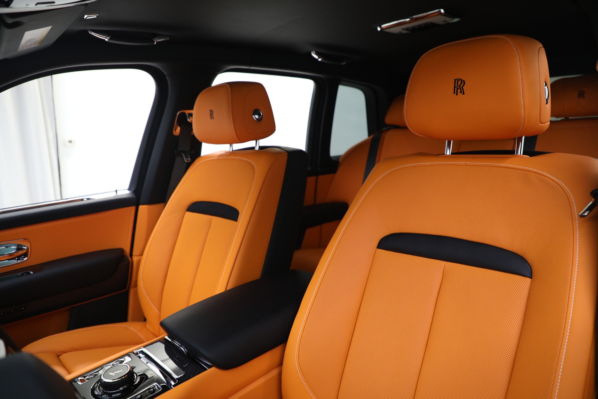 New-2022-Rolls-Royce-Cullinan-Black-Badge