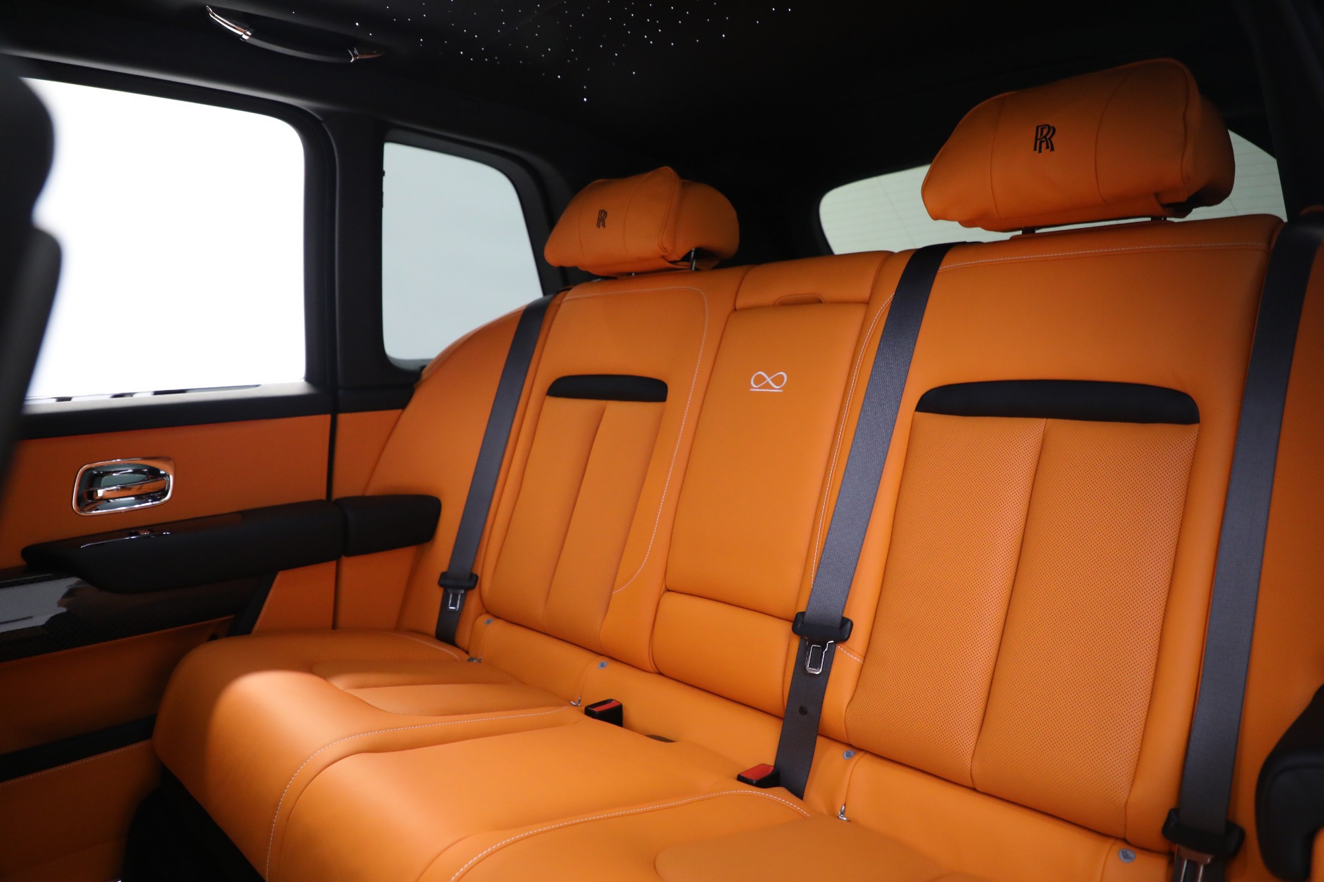 New-2022-Rolls-Royce-Cullinan-Black-Badge