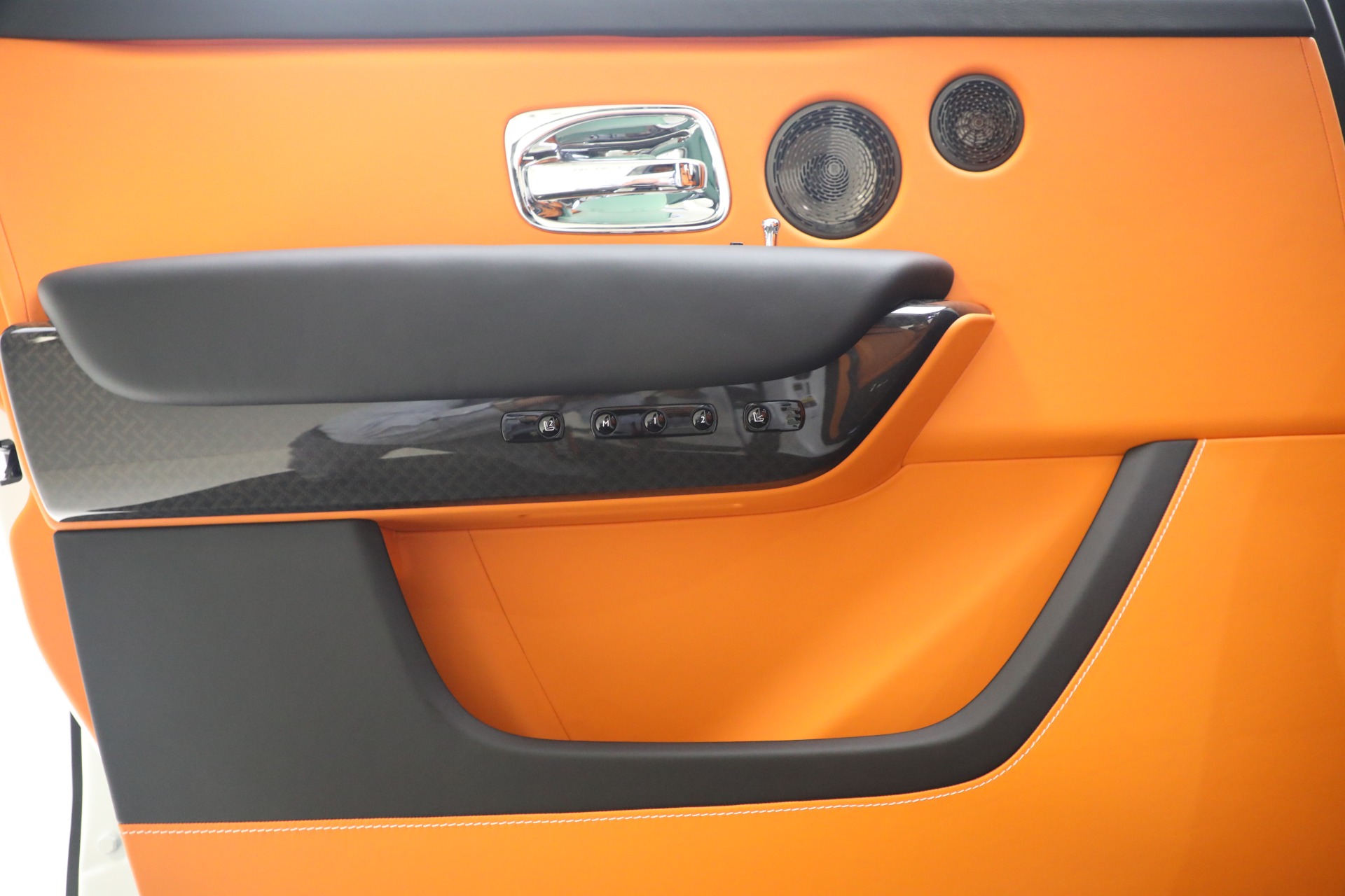 New-2022-Rolls-Royce-Cullinan-Black-Badge