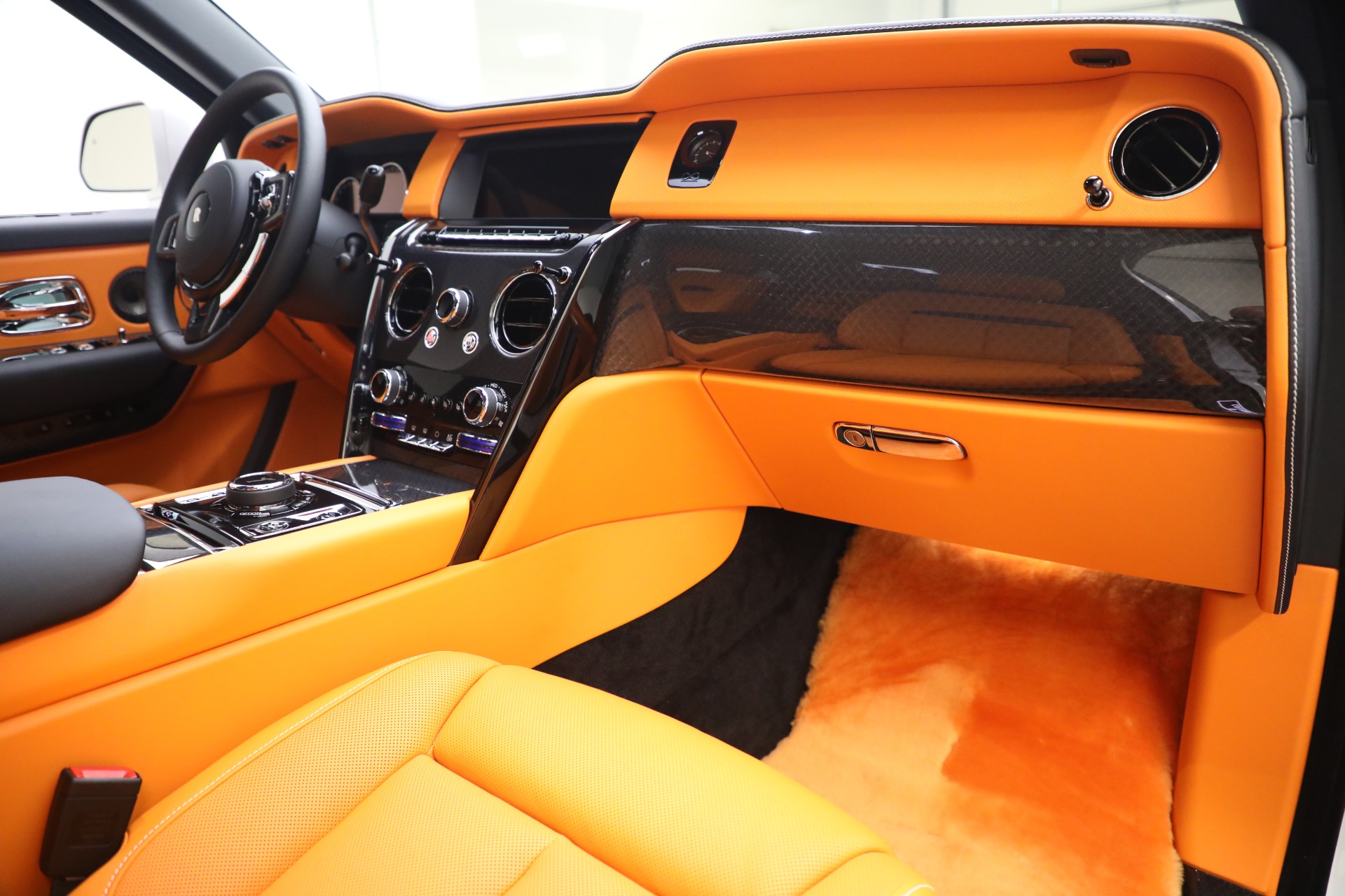 New-2022-Rolls-Royce-Cullinan-Black-Badge