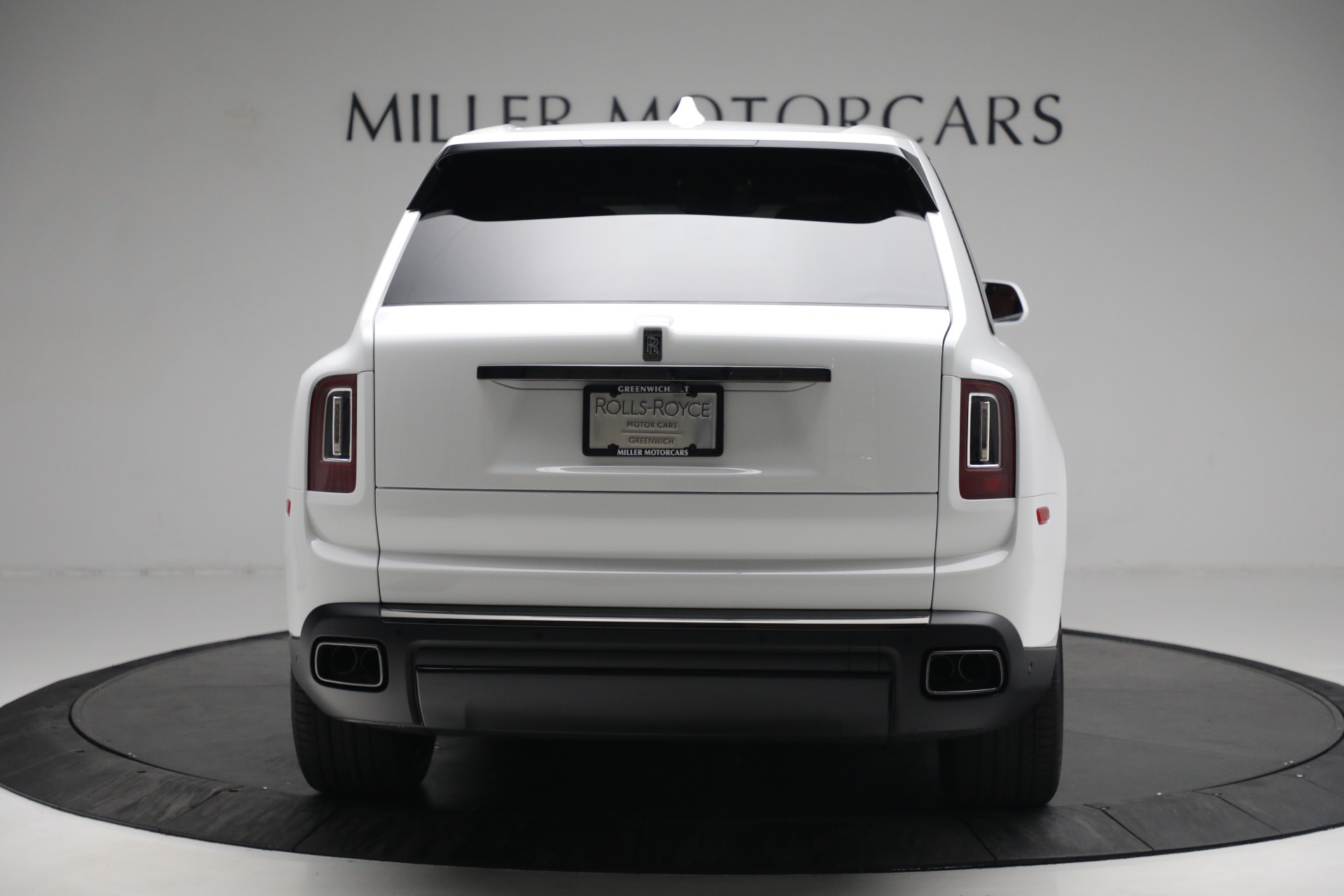 New-2022-Rolls-Royce-Cullinan-Black-Badge