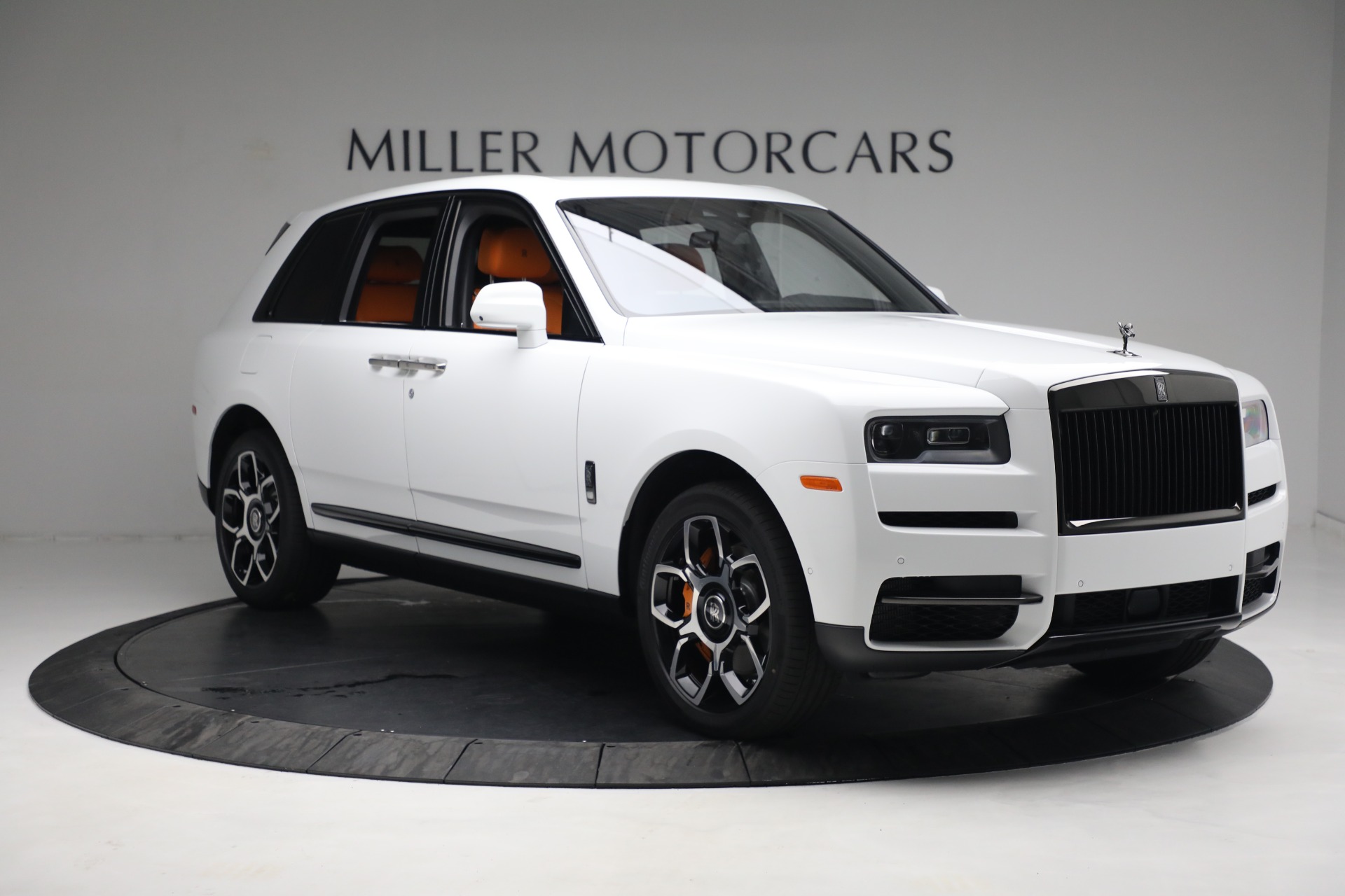New-2022-Rolls-Royce-Cullinan-Black-Badge