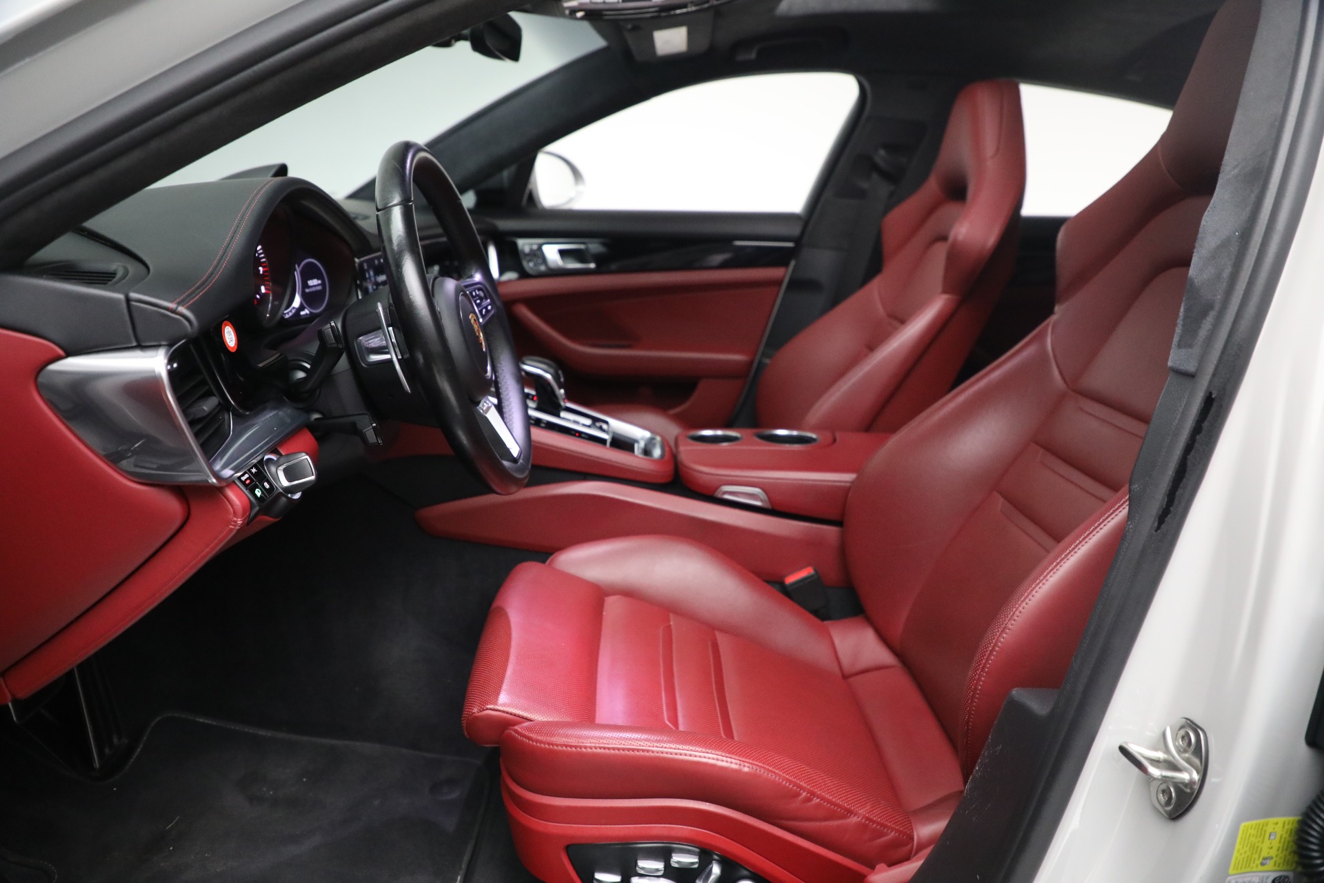 Used-2019-Porsche-Panamera-Turbo