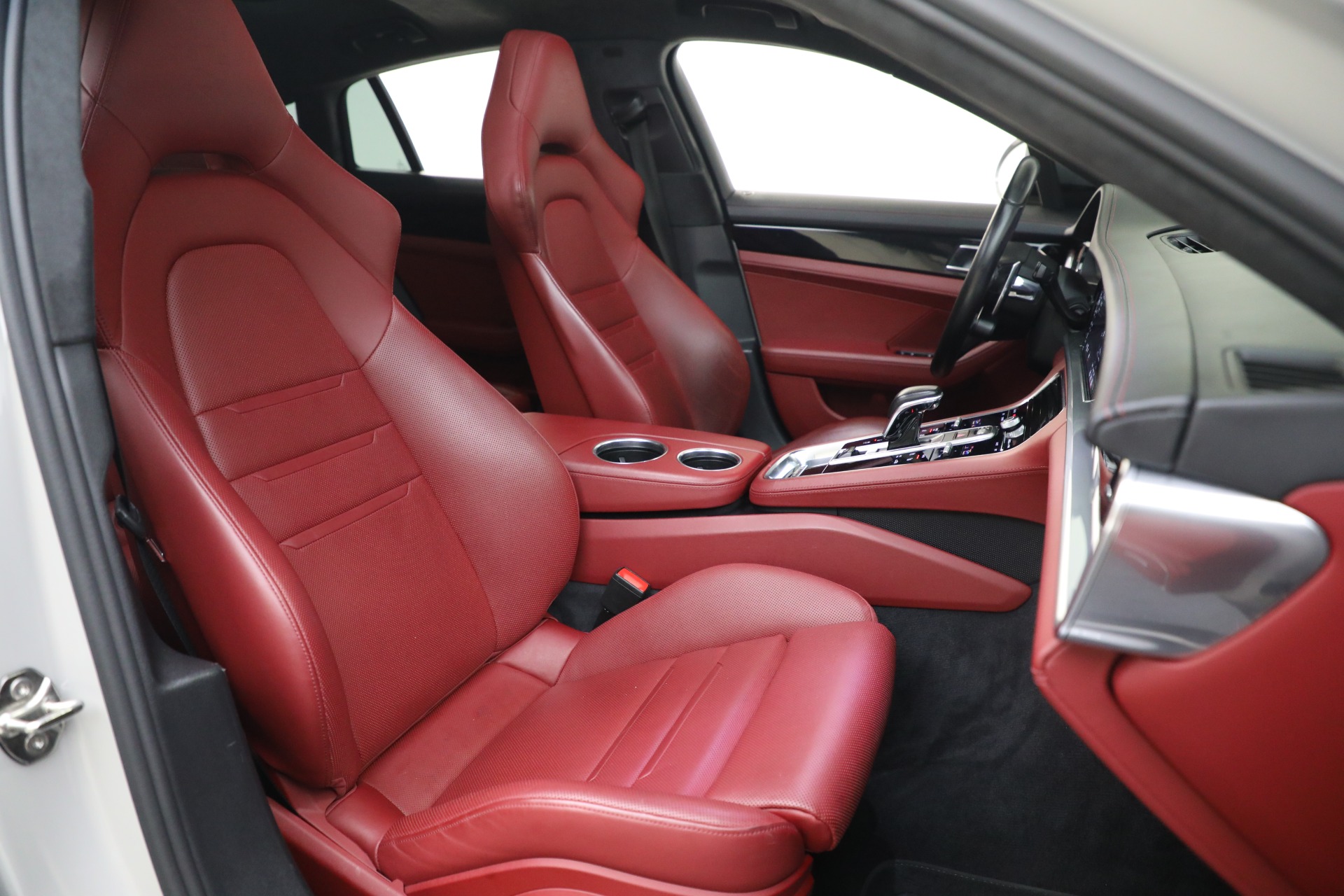 Used-2019-Porsche-Panamera-Turbo