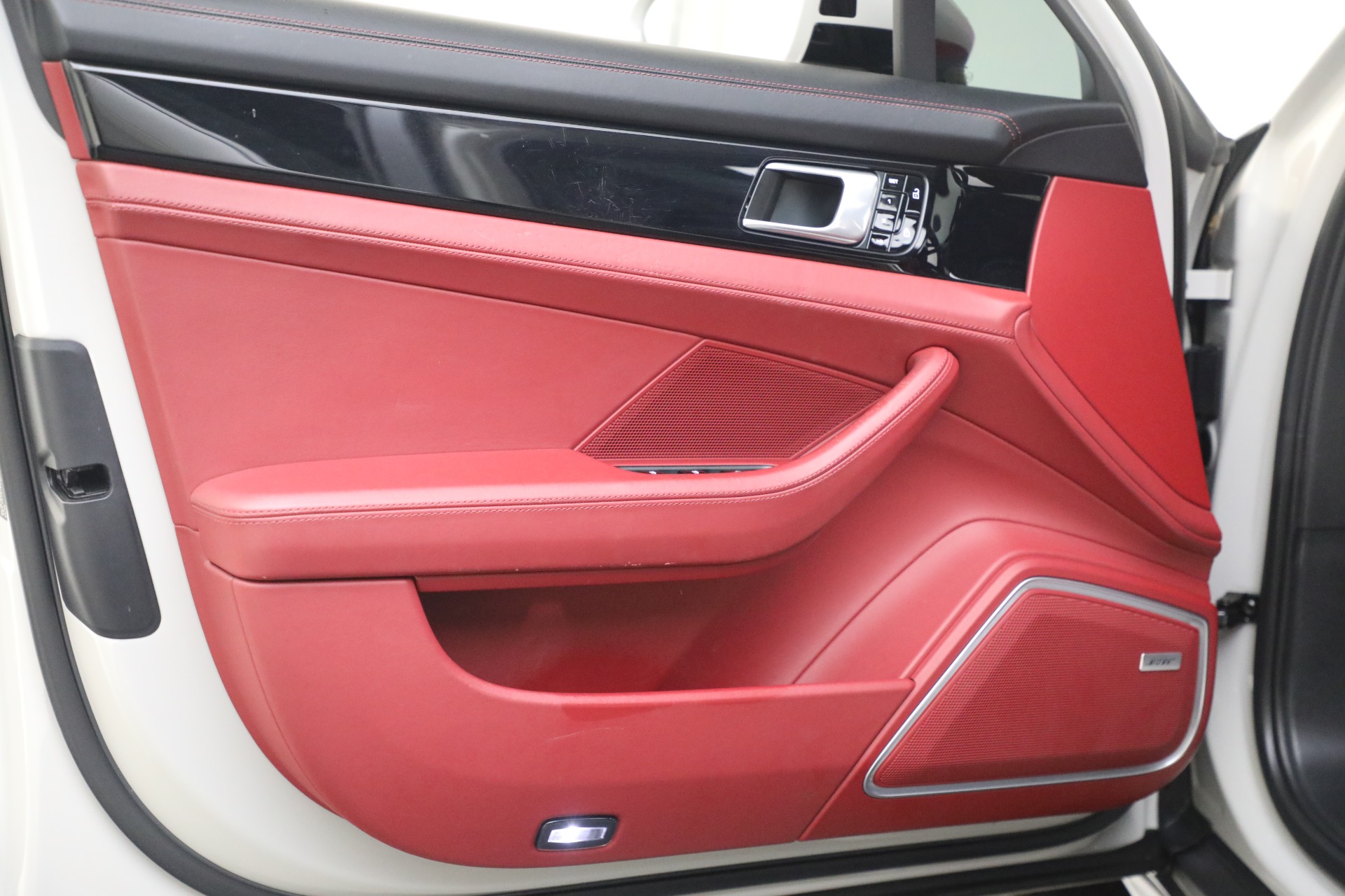 Used-2019-Porsche-Panamera-Turbo