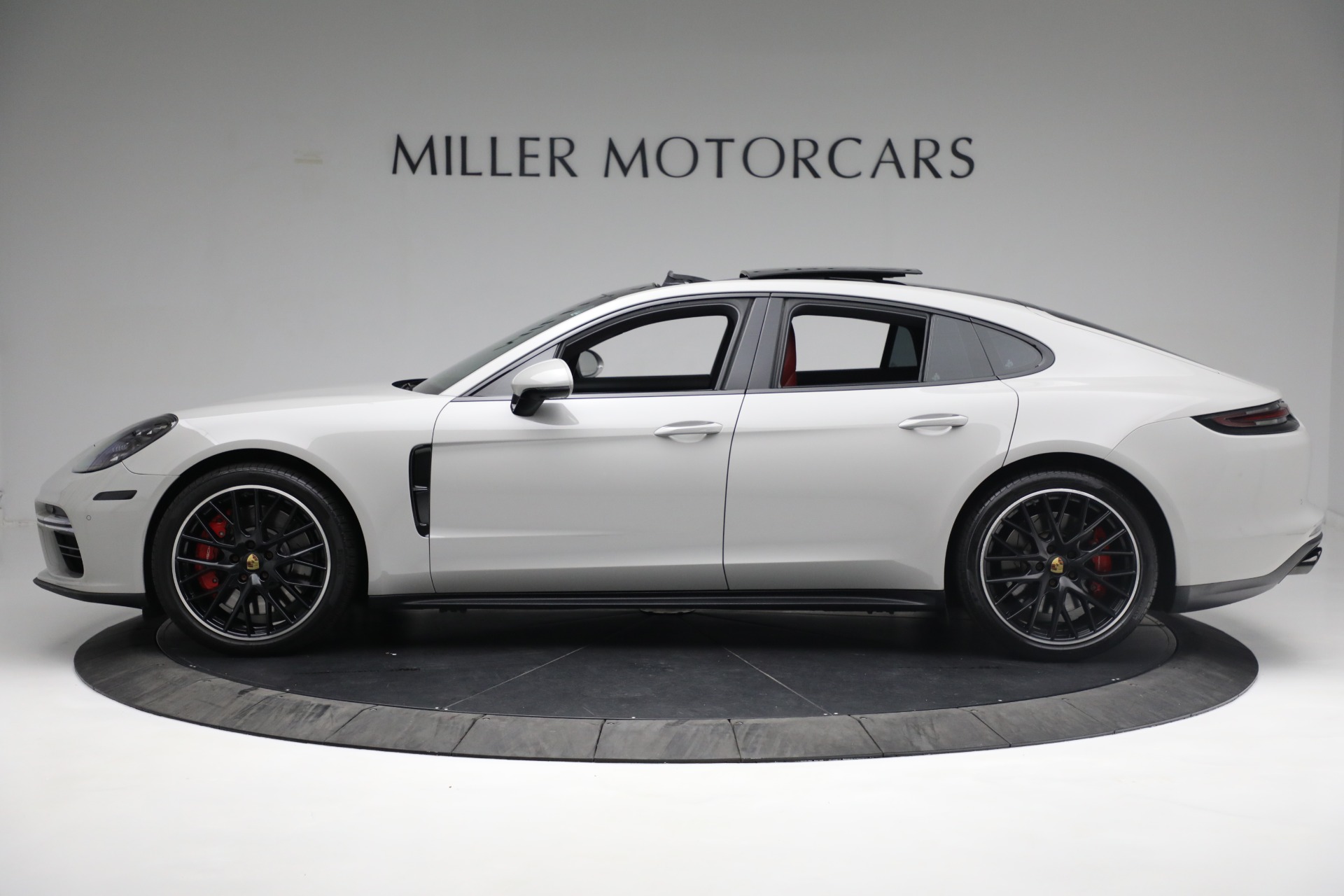 Used-2019-Porsche-Panamera-Turbo