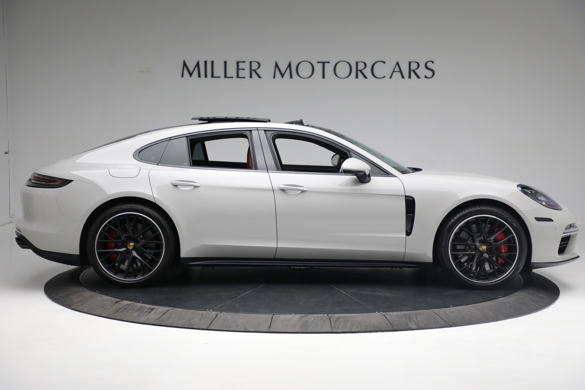 Used-2019-Porsche-Panamera-Turbo