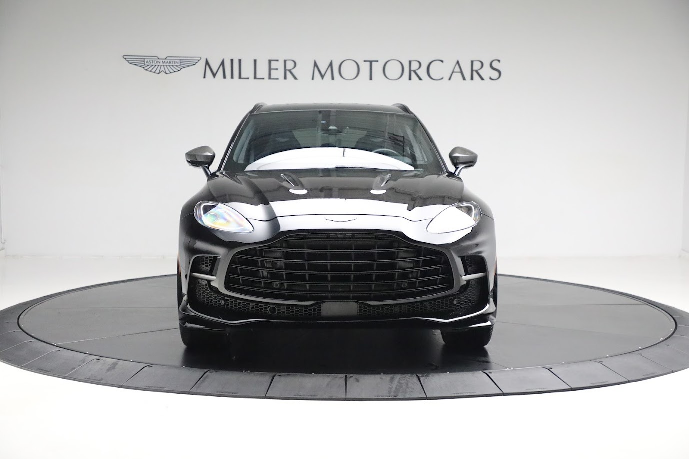 Used-2023-Aston-Martin-DBX-707
