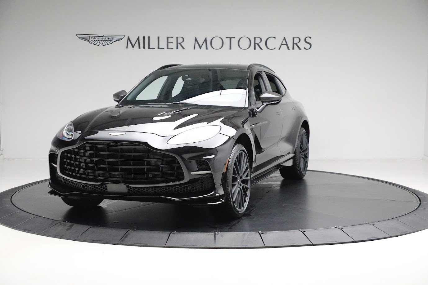 Used-2023-Aston-Martin-DBX-707