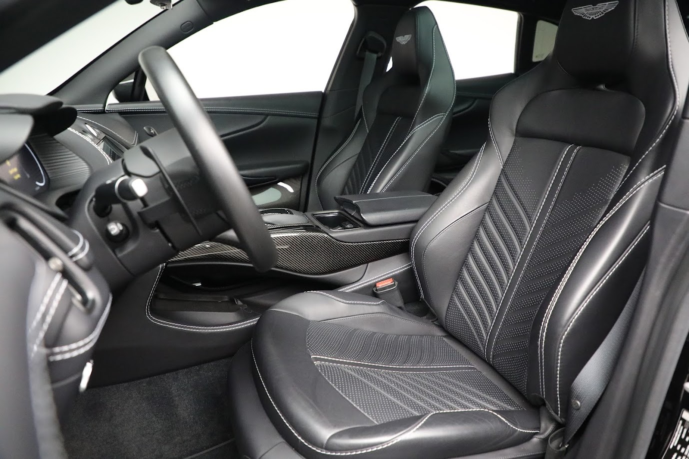 Used-2023-Aston-Martin-DBX-707