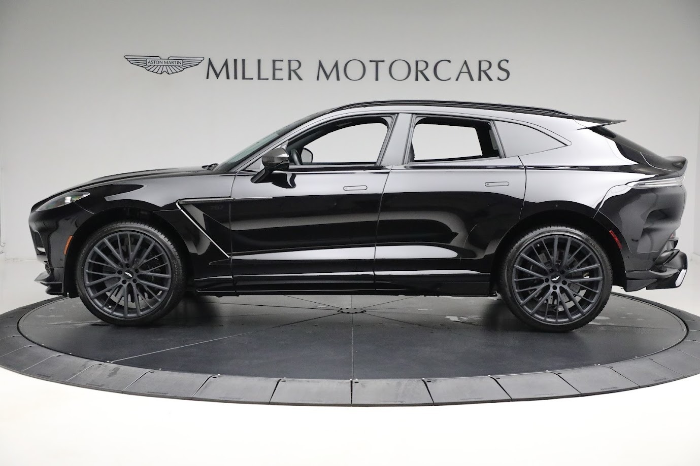 Used-2023-Aston-Martin-DBX-707