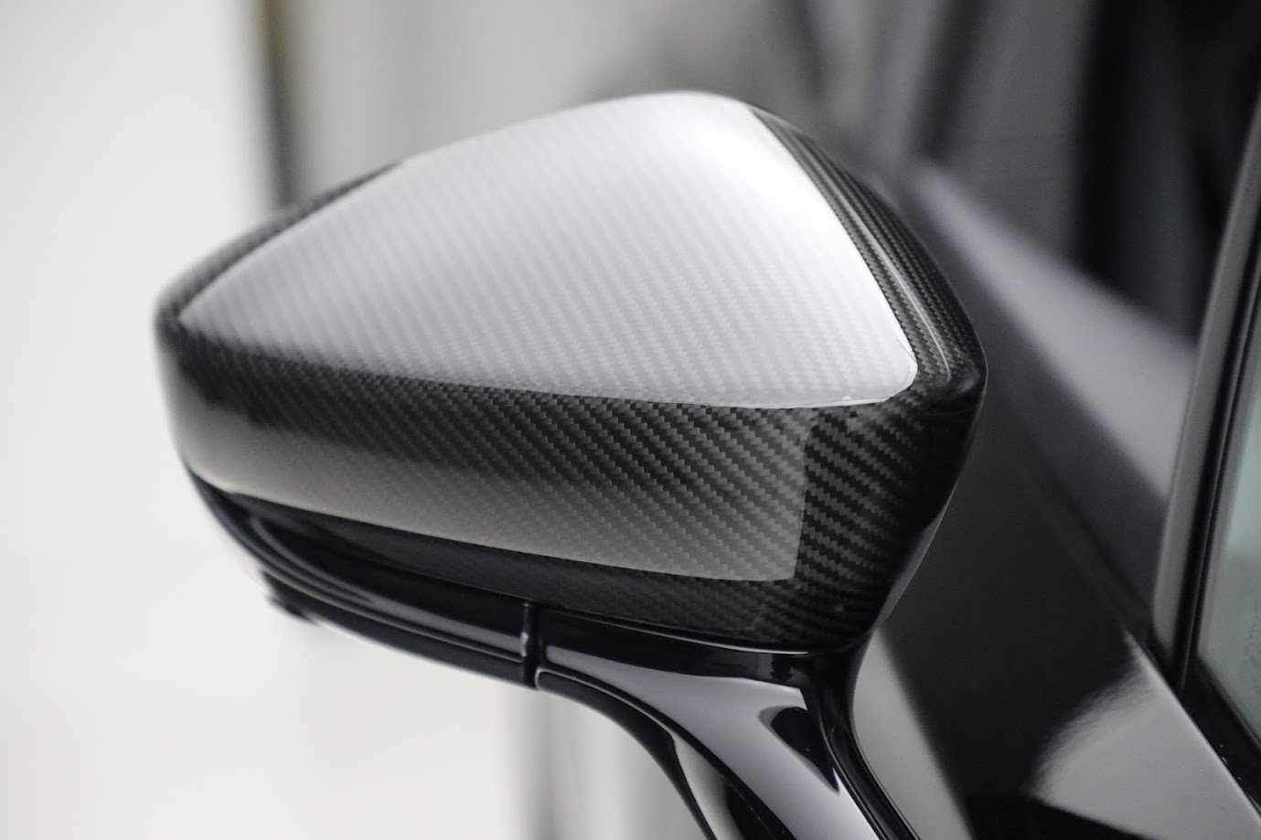 Used-2023-Aston-Martin-DBX-707