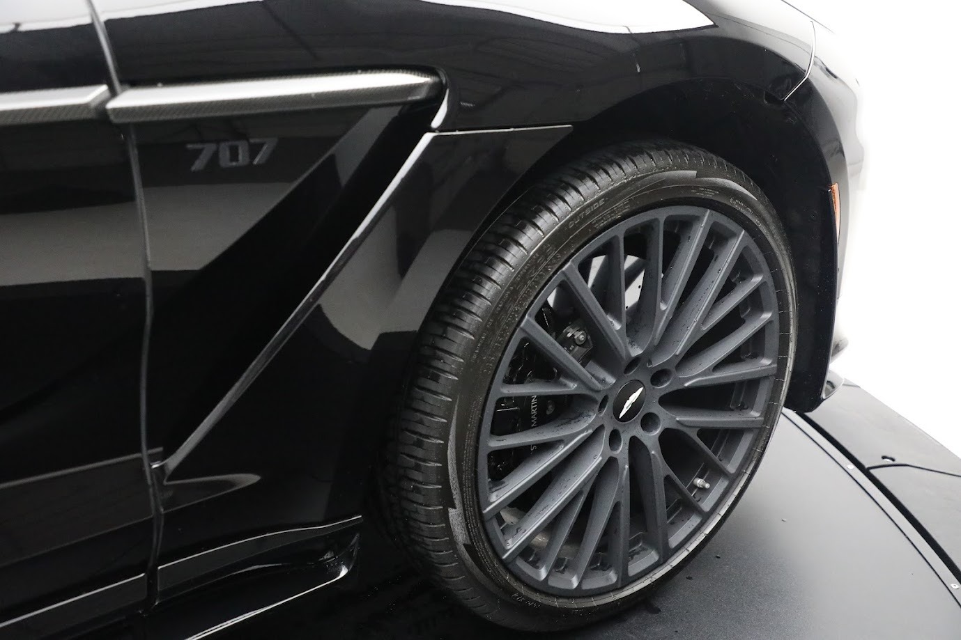 Used-2023-Aston-Martin-DBX-707