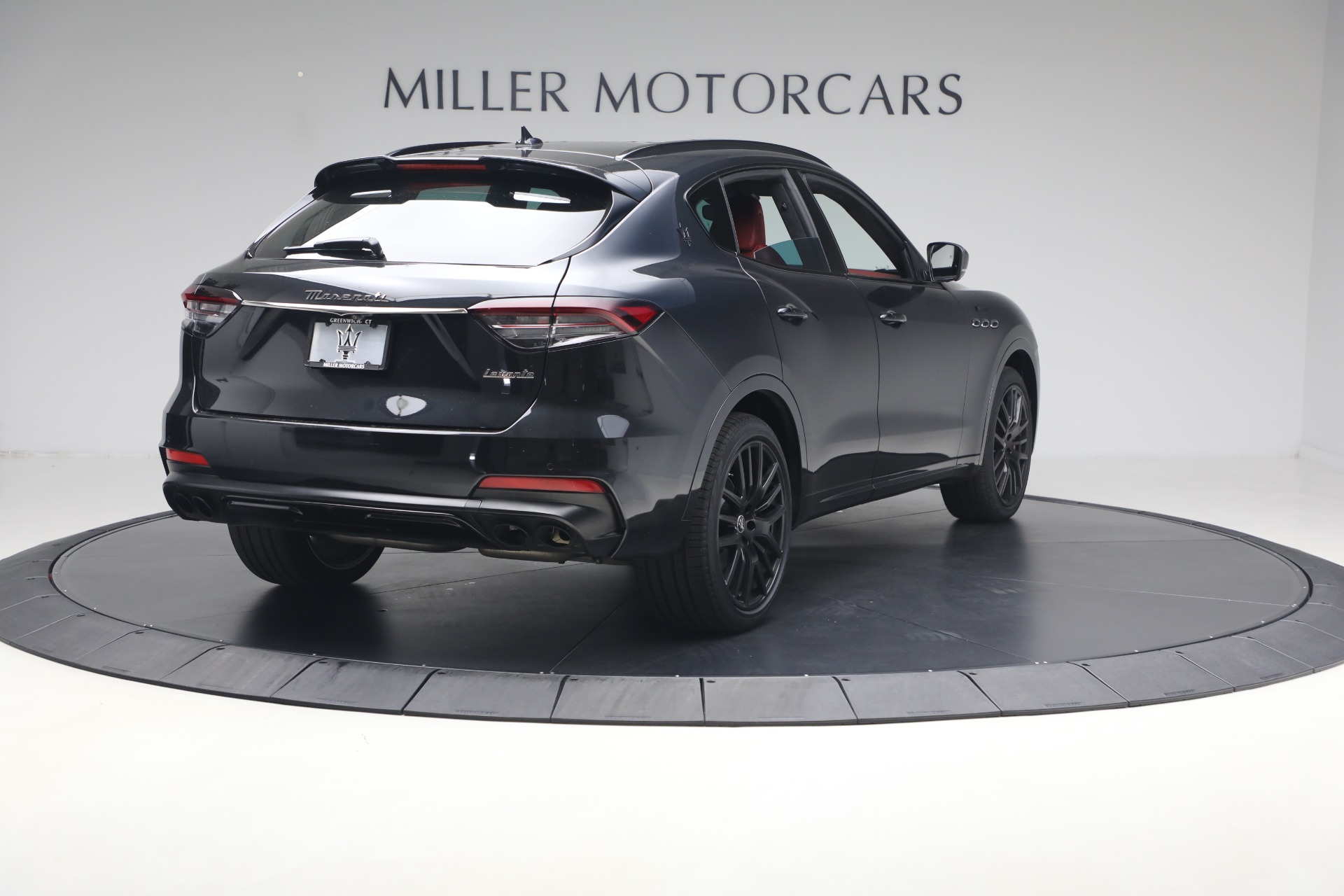 Used-2022-Maserati-Levante-Modena