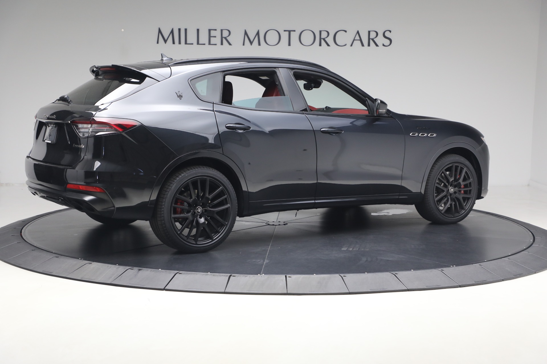 Used-2022-Maserati-Levante-Modena