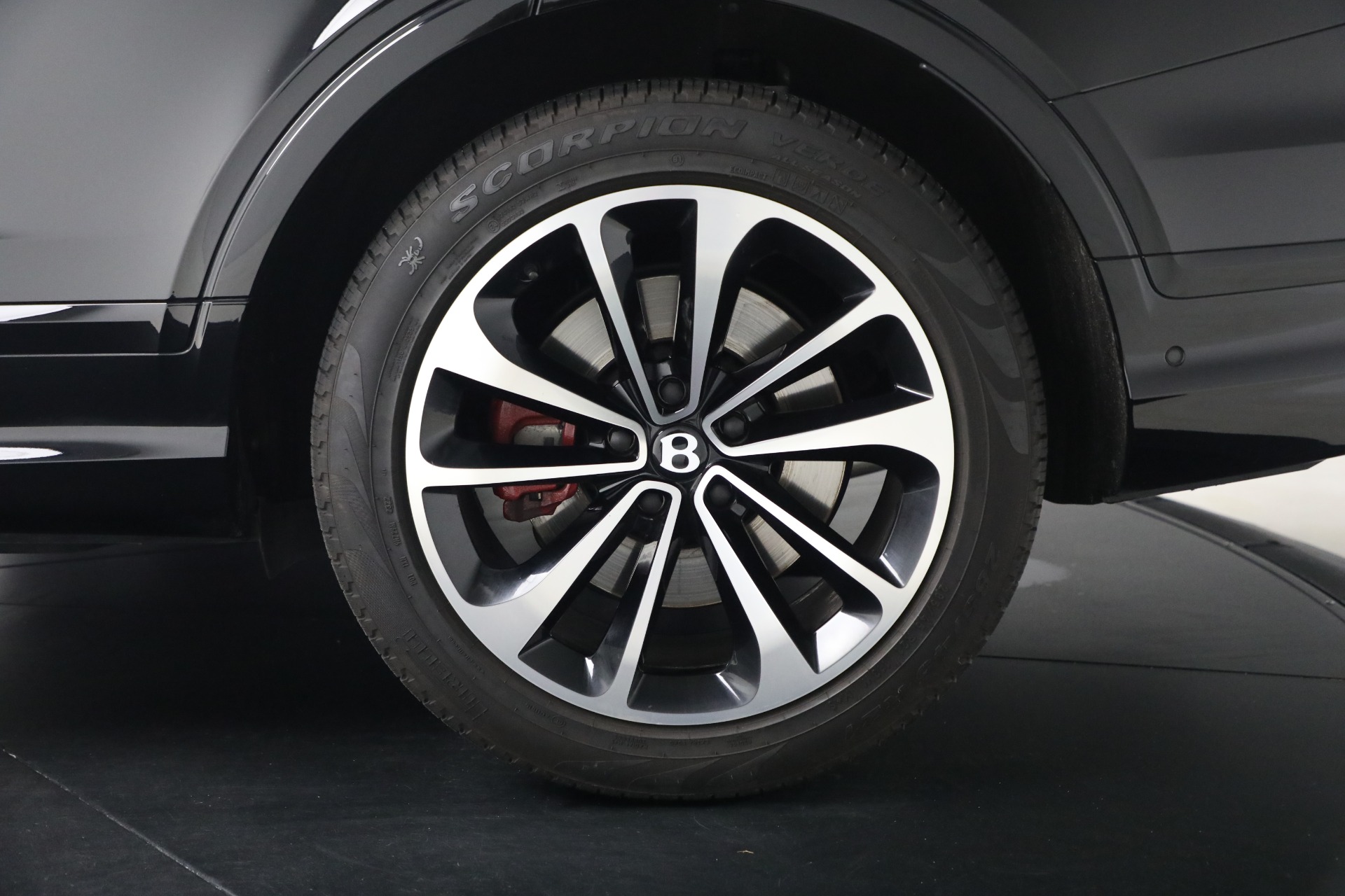 Used-2022-Bentley-Bentayga-V8