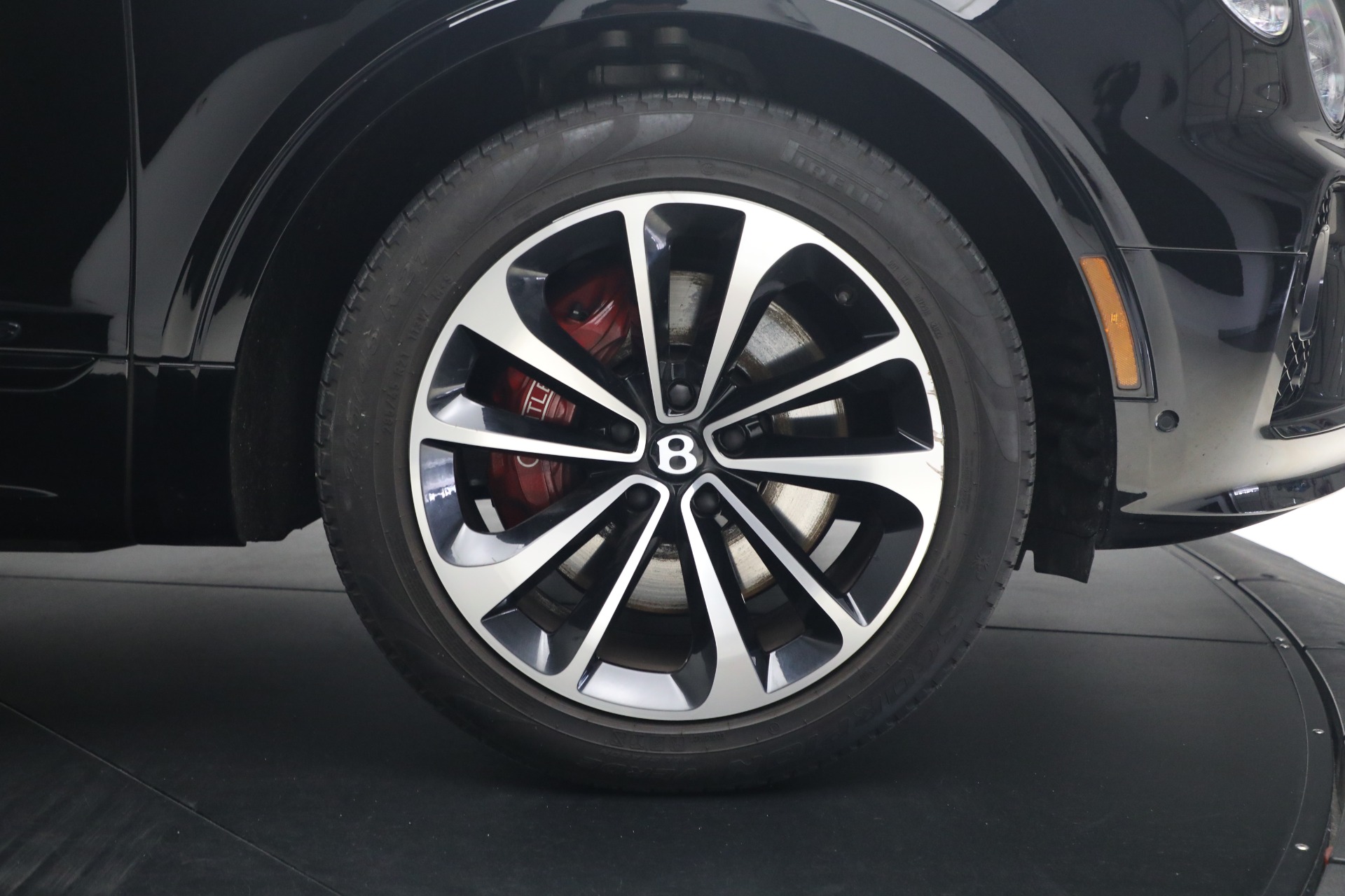 Used-2022-Bentley-Bentayga-V8