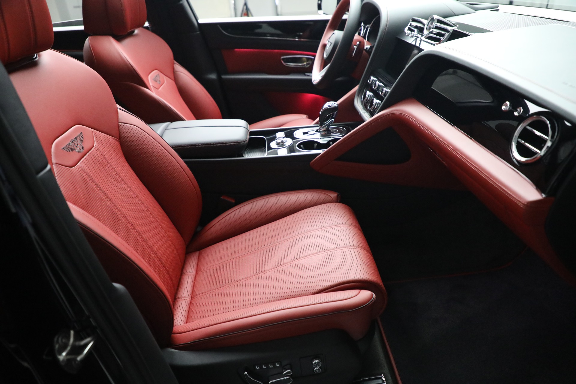 New-2022-Bentley-Bentayga-V8