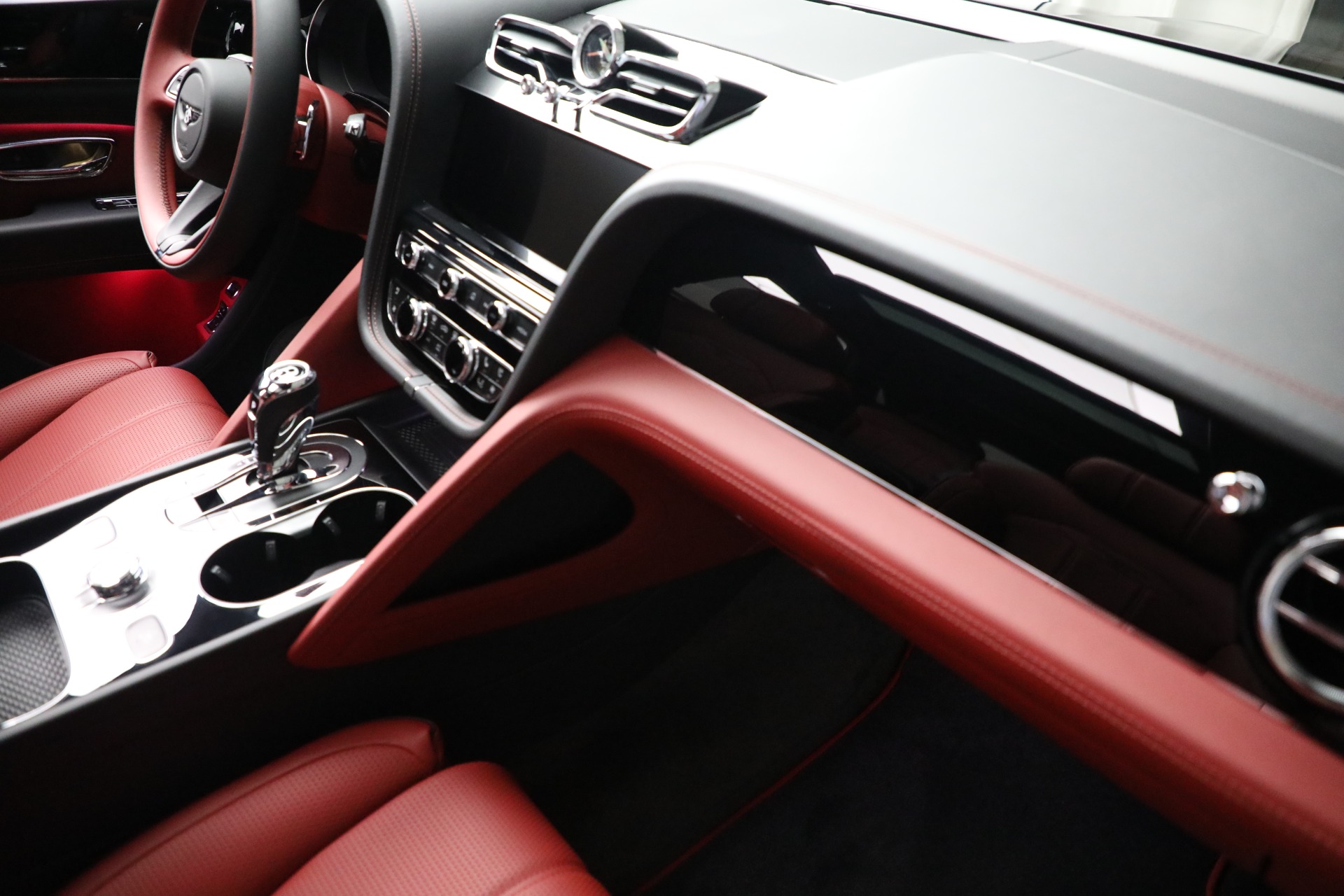 New-2022-Bentley-Bentayga-V8