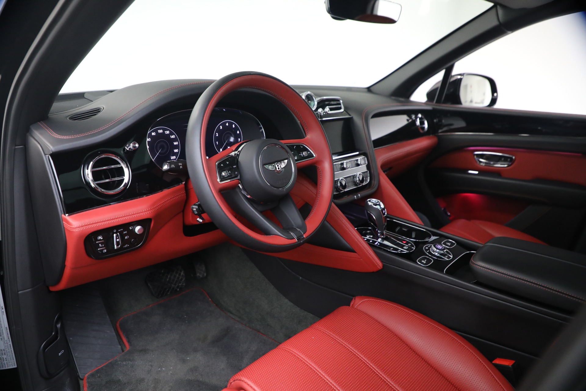 Used-2022-Bentley-Bentayga-V8