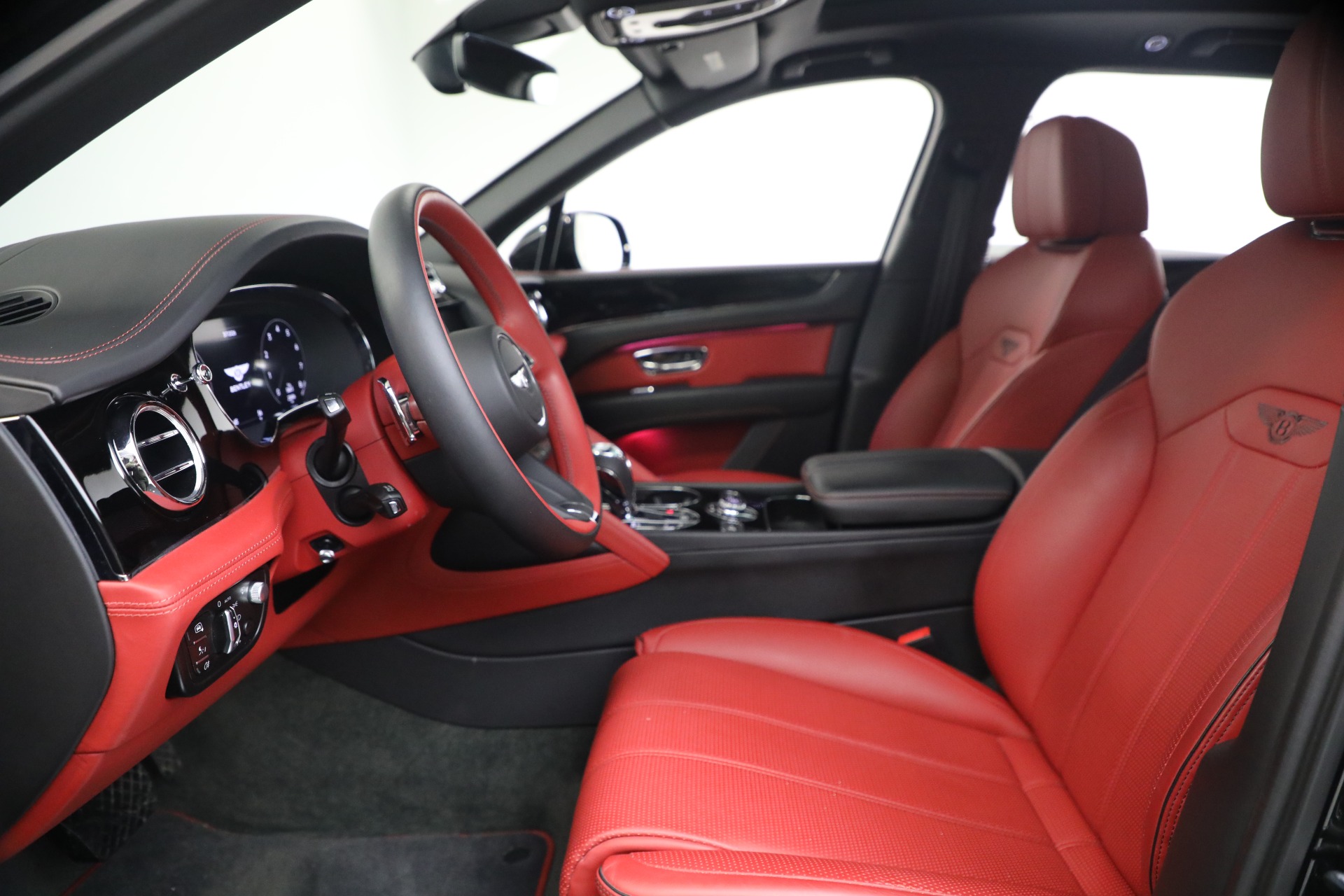 Used-2022-Bentley-Bentayga-V8