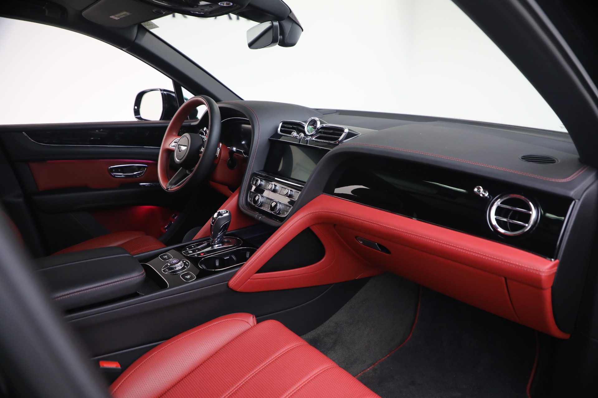 Used-2022-Bentley-Bentayga-V8