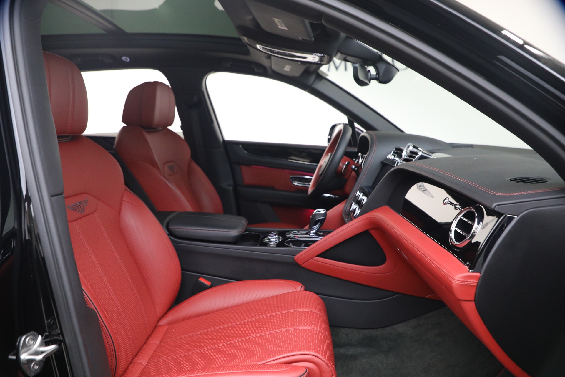 Used-2022-Bentley-Bentayga-V8