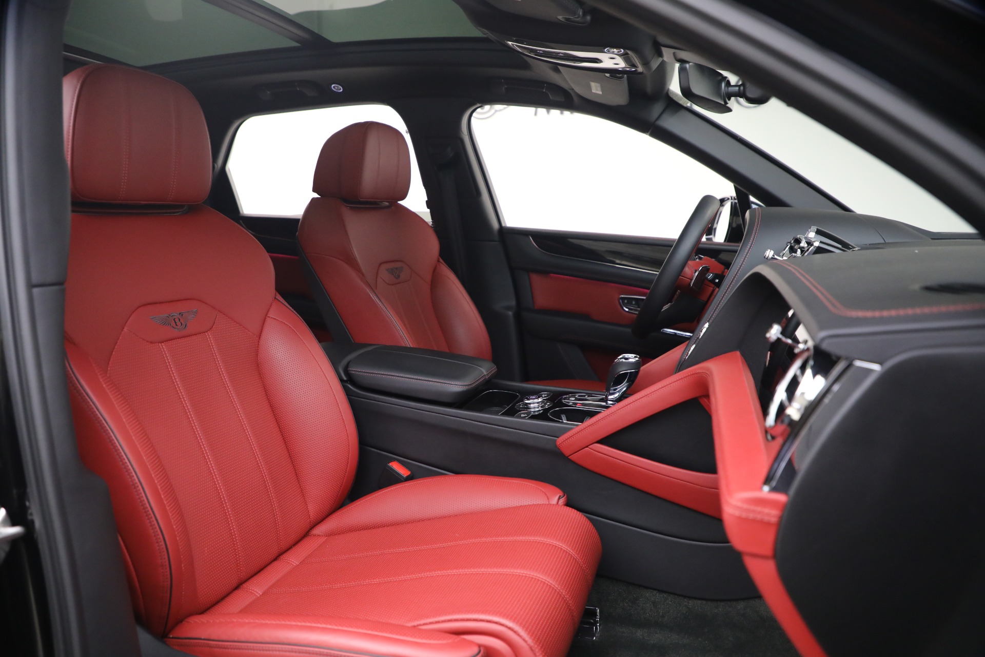Used-2022-Bentley-Bentayga-V8
