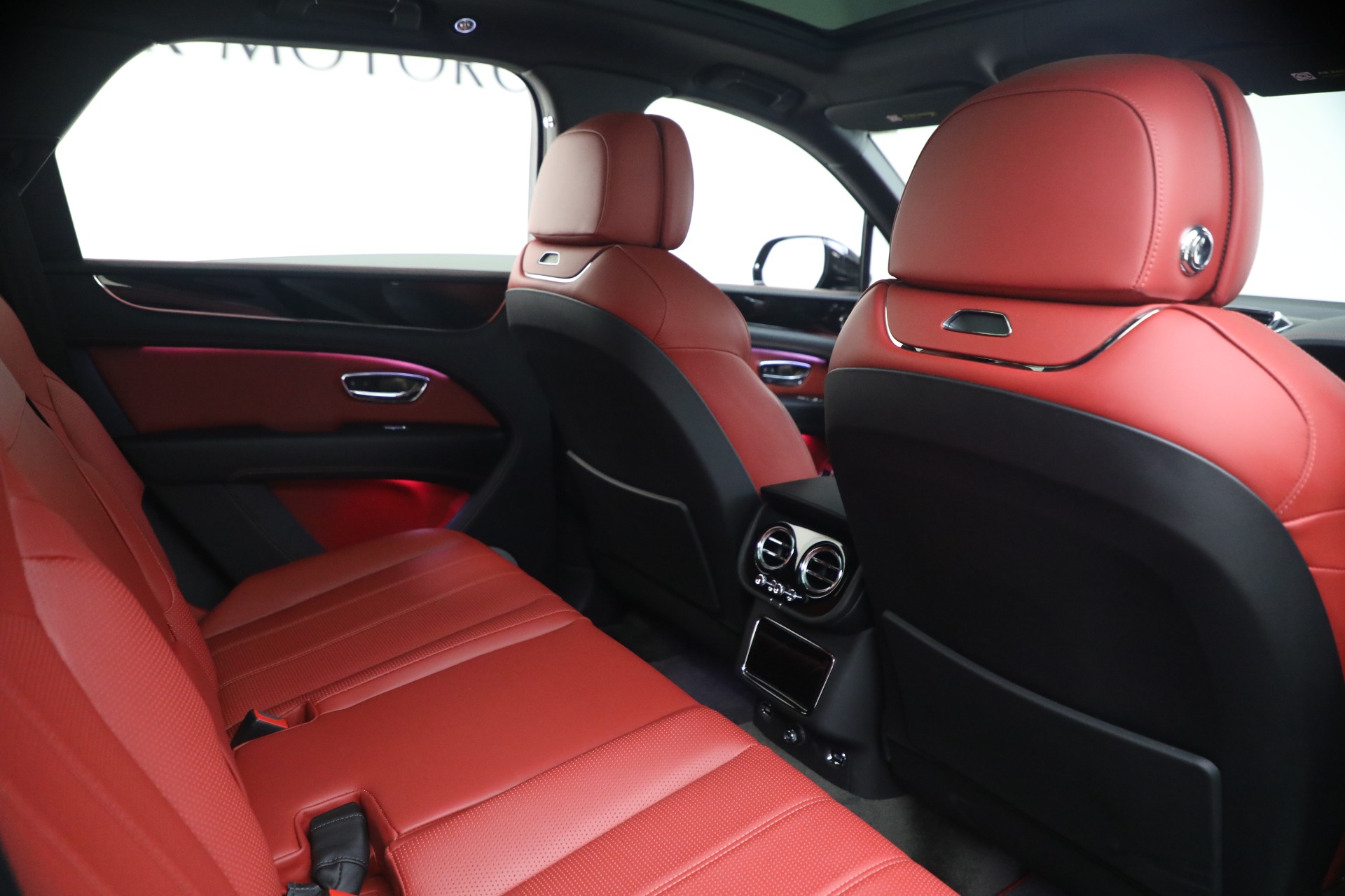 Used-2022-Bentley-Bentayga-V8