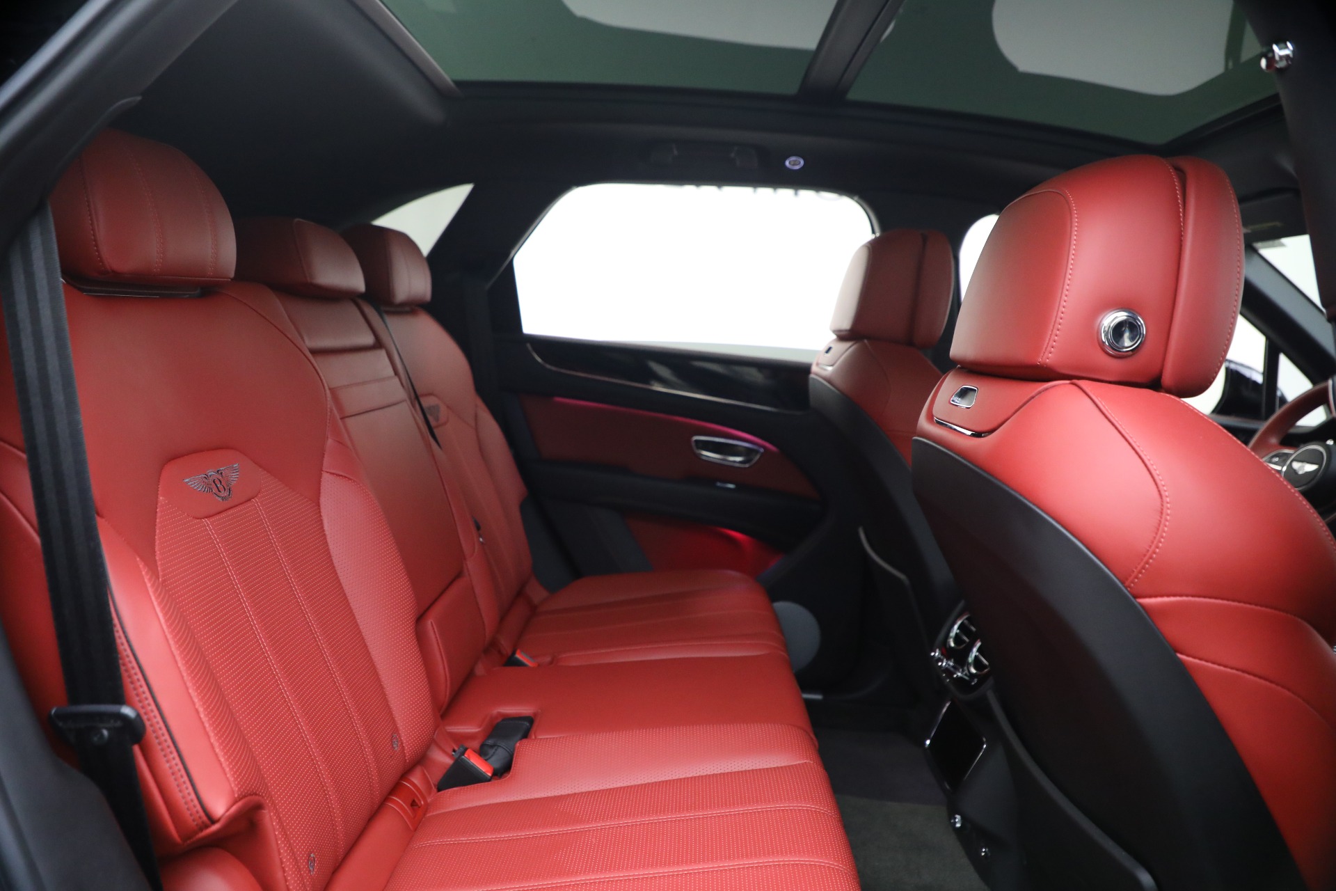 Used-2022-Bentley-Bentayga-V8