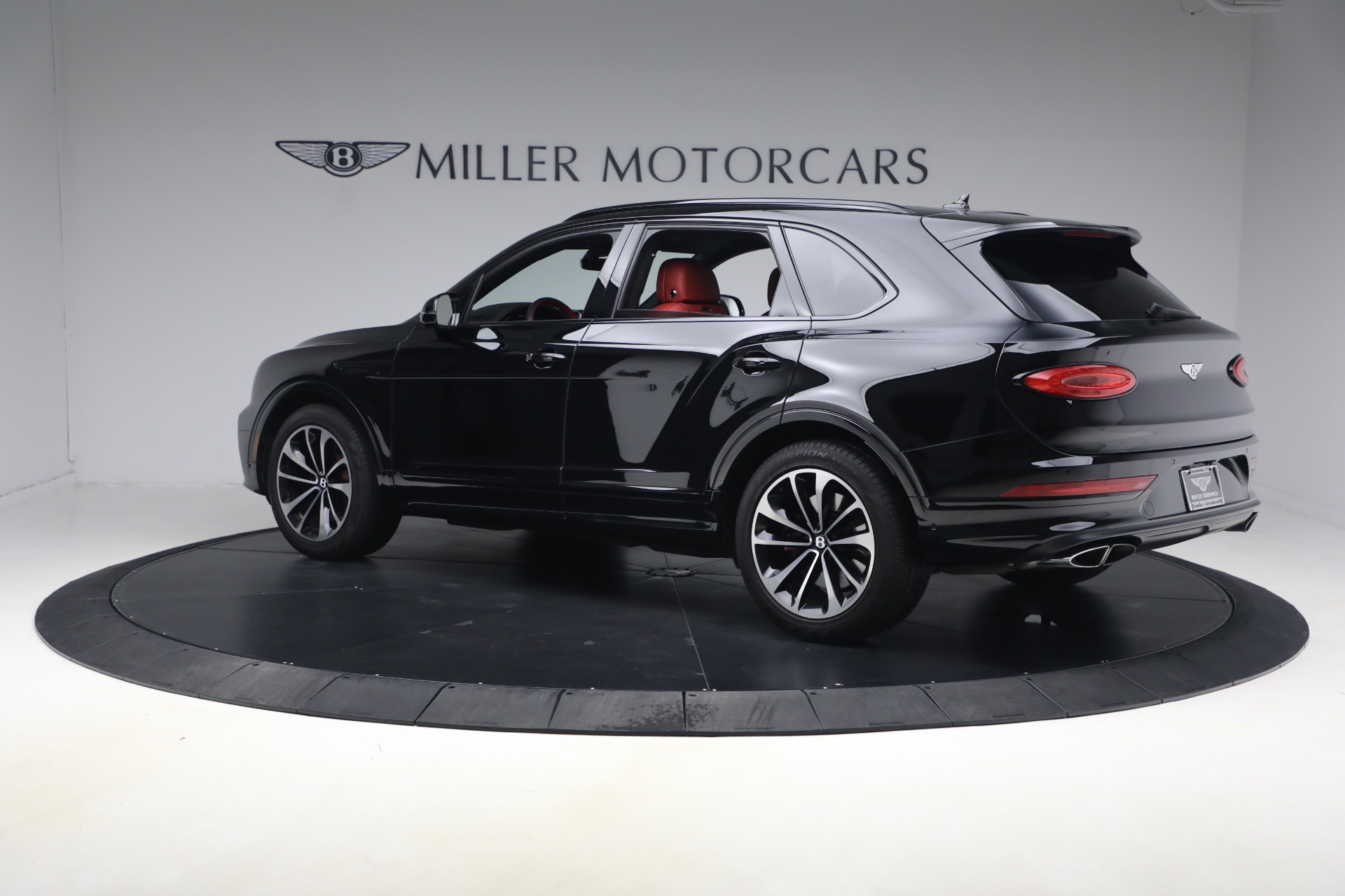 Used-2022-Bentley-Bentayga-V8