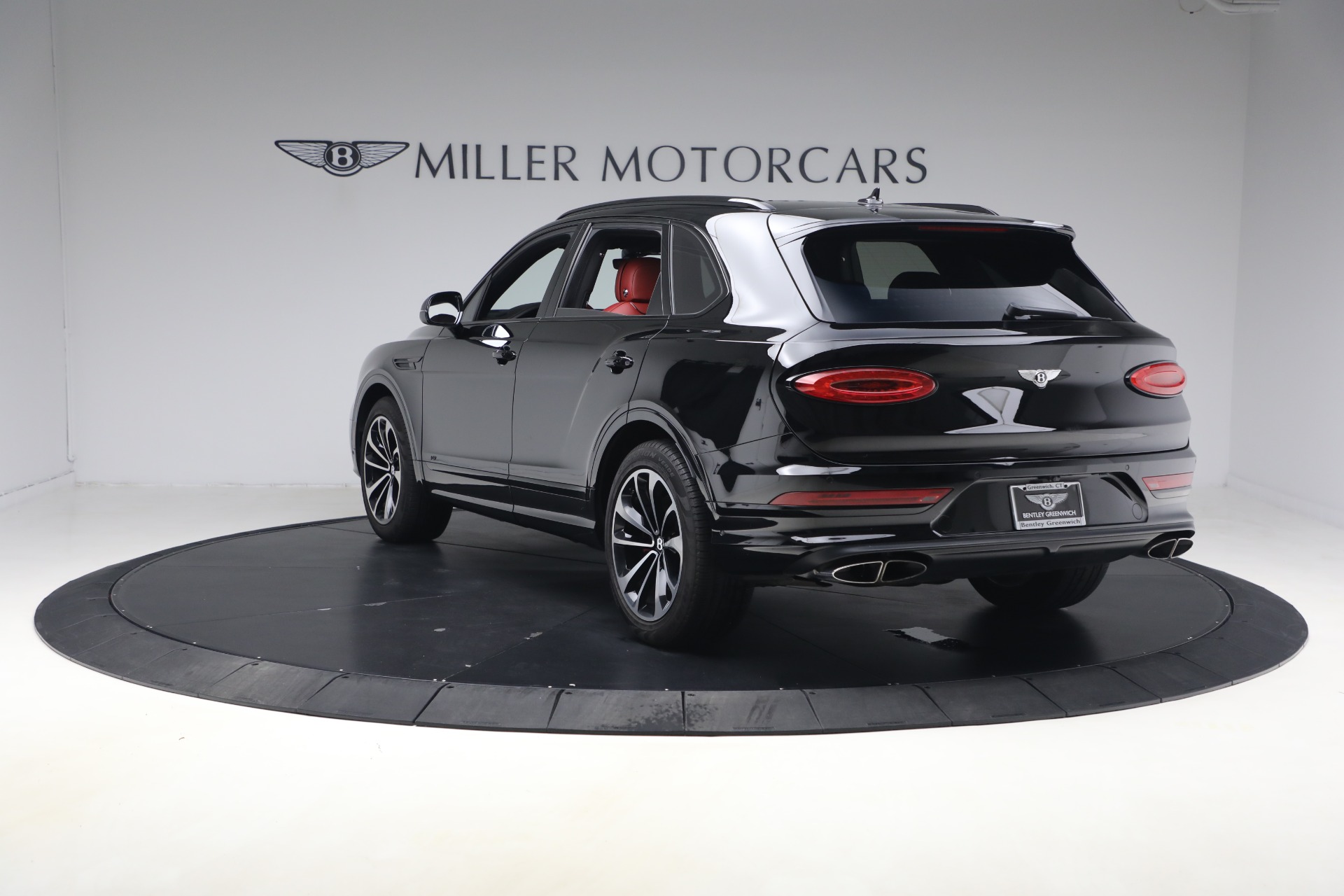 Used-2022-Bentley-Bentayga-V8