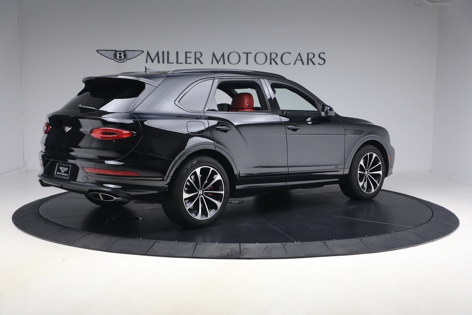 Used-2022-Bentley-Bentayga-V8