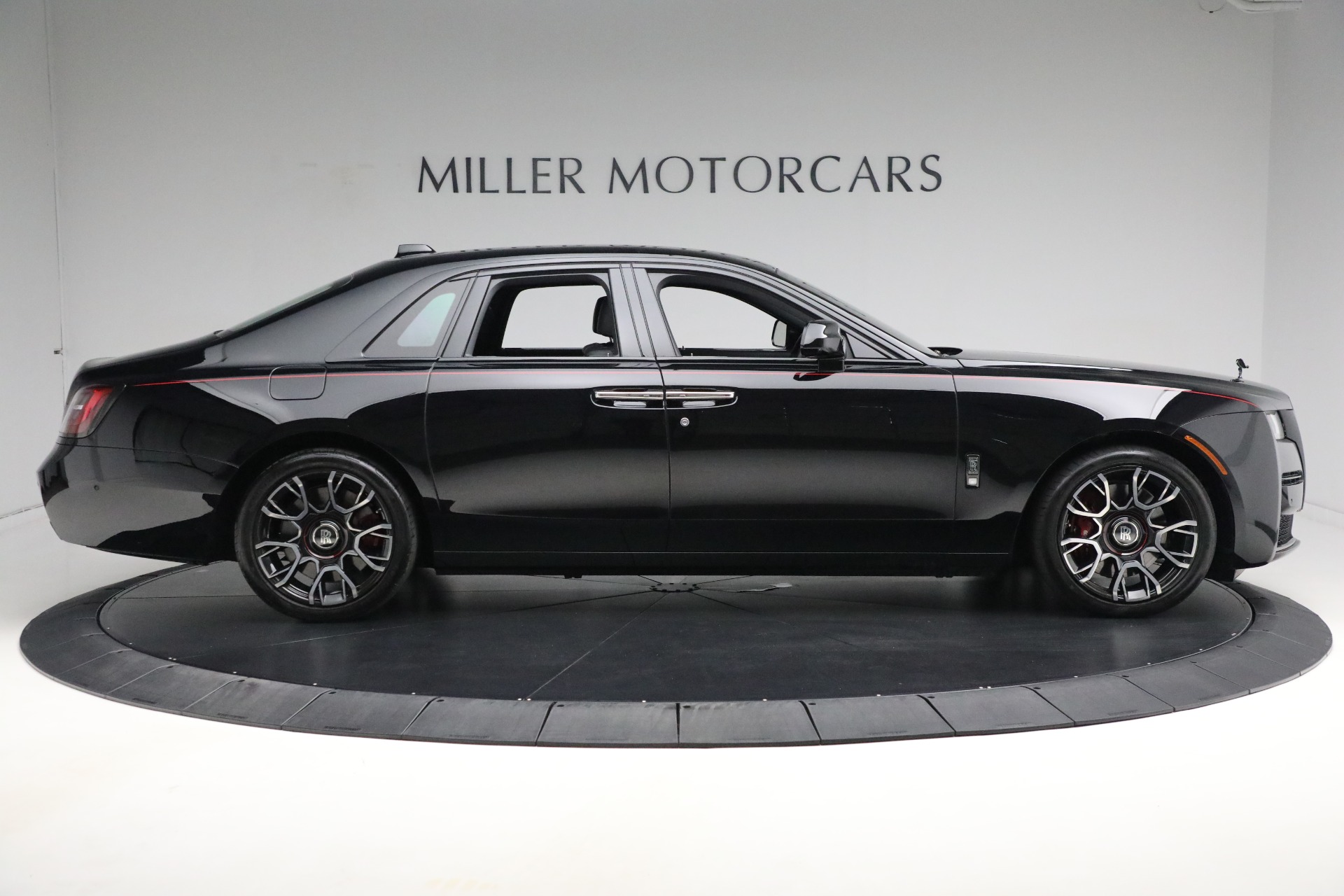 Used-2022-Rolls-Royce-Black-Badge-Ghost
