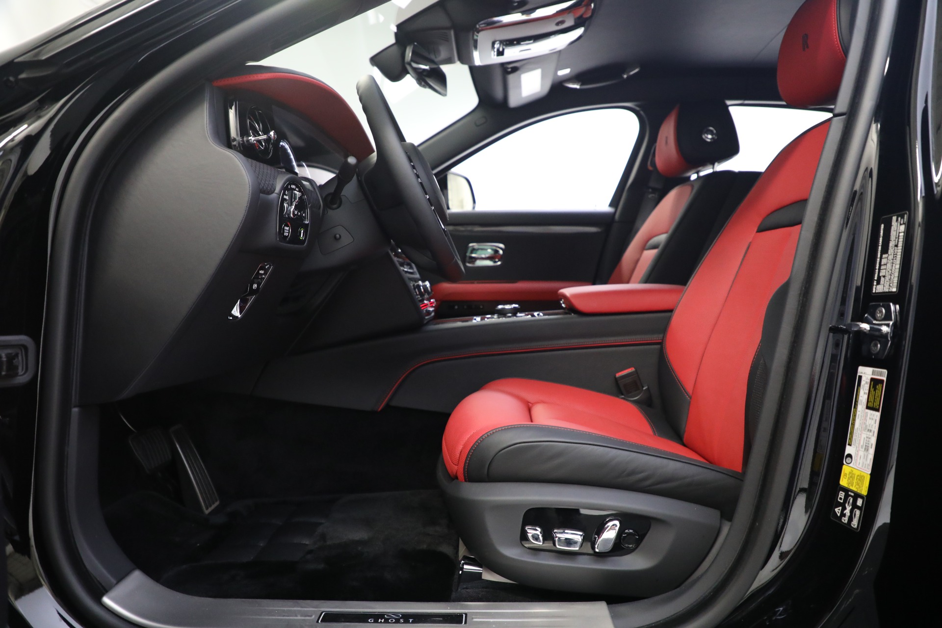 Used-2022-Rolls-Royce-Black-Badge-Ghost