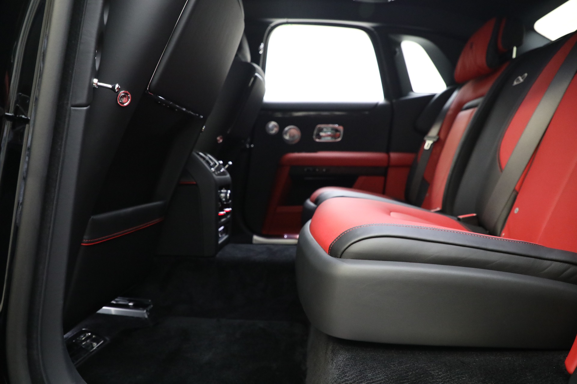 Used-2022-Rolls-Royce-Black-Badge-Ghost