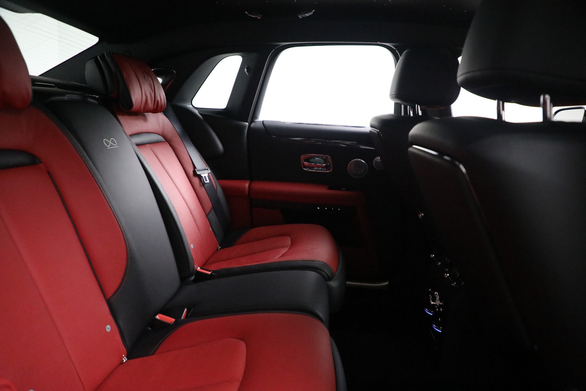 Used-2022-Rolls-Royce-Black-Badge-Ghost