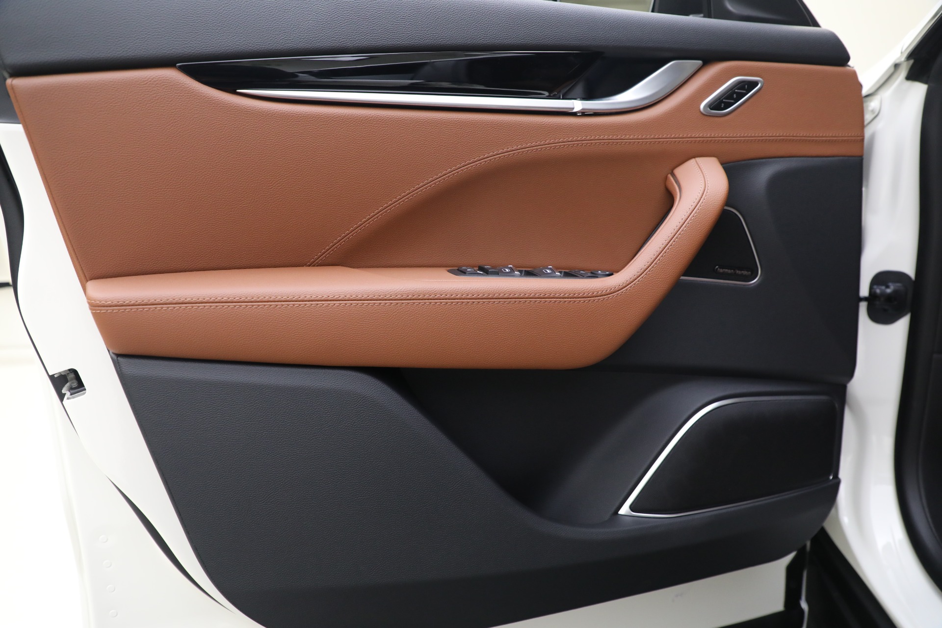 New-2022-Maserati-Levante-Modena