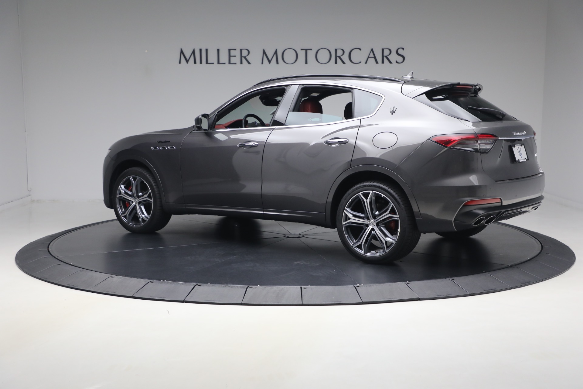 Used-2023-Maserati-Levante-Modena