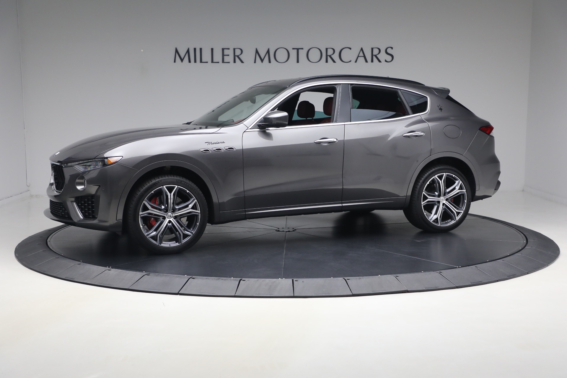 Used-2023-Maserati-Levante-Modena
