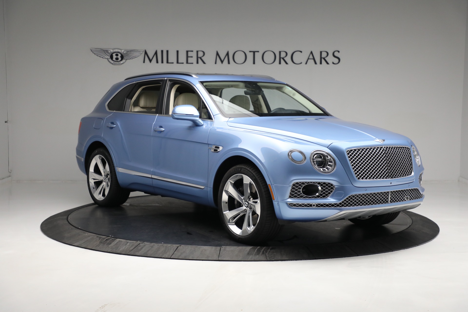 Used-2018-Bentley-Bentayga-W12-Signature
